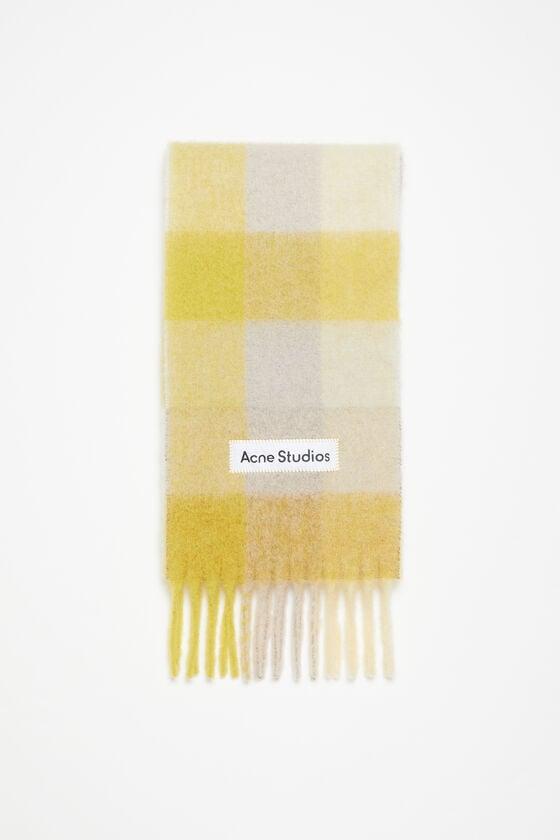 Mohair checked scarf Product Image