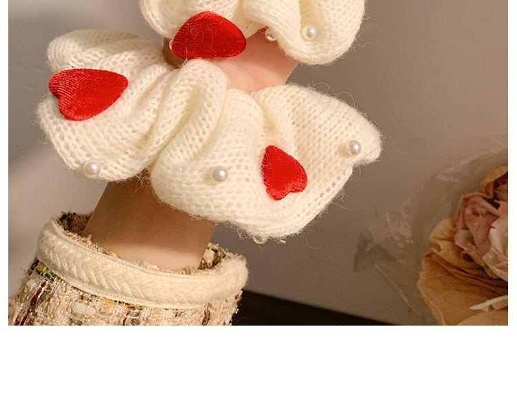 Heart Knit Hair Scrunchie Product Image