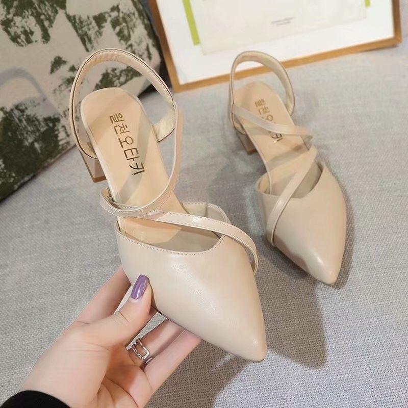 Plain Pointy-Toe Chunky Heel Sandals Product Image