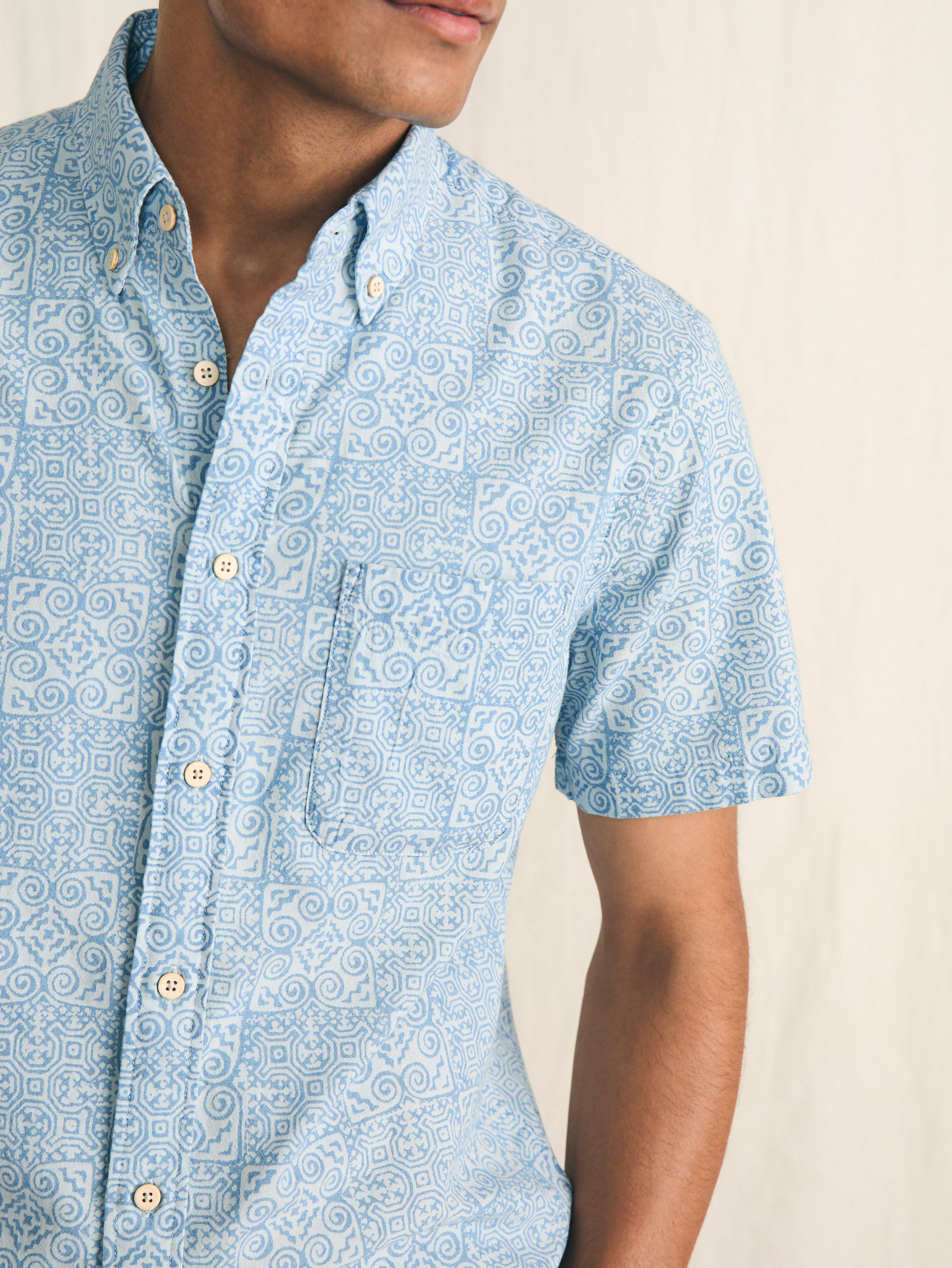 Short-Sleeve Stretch Playa Shirt (Tall) - South Pacific Geo Male Product Image