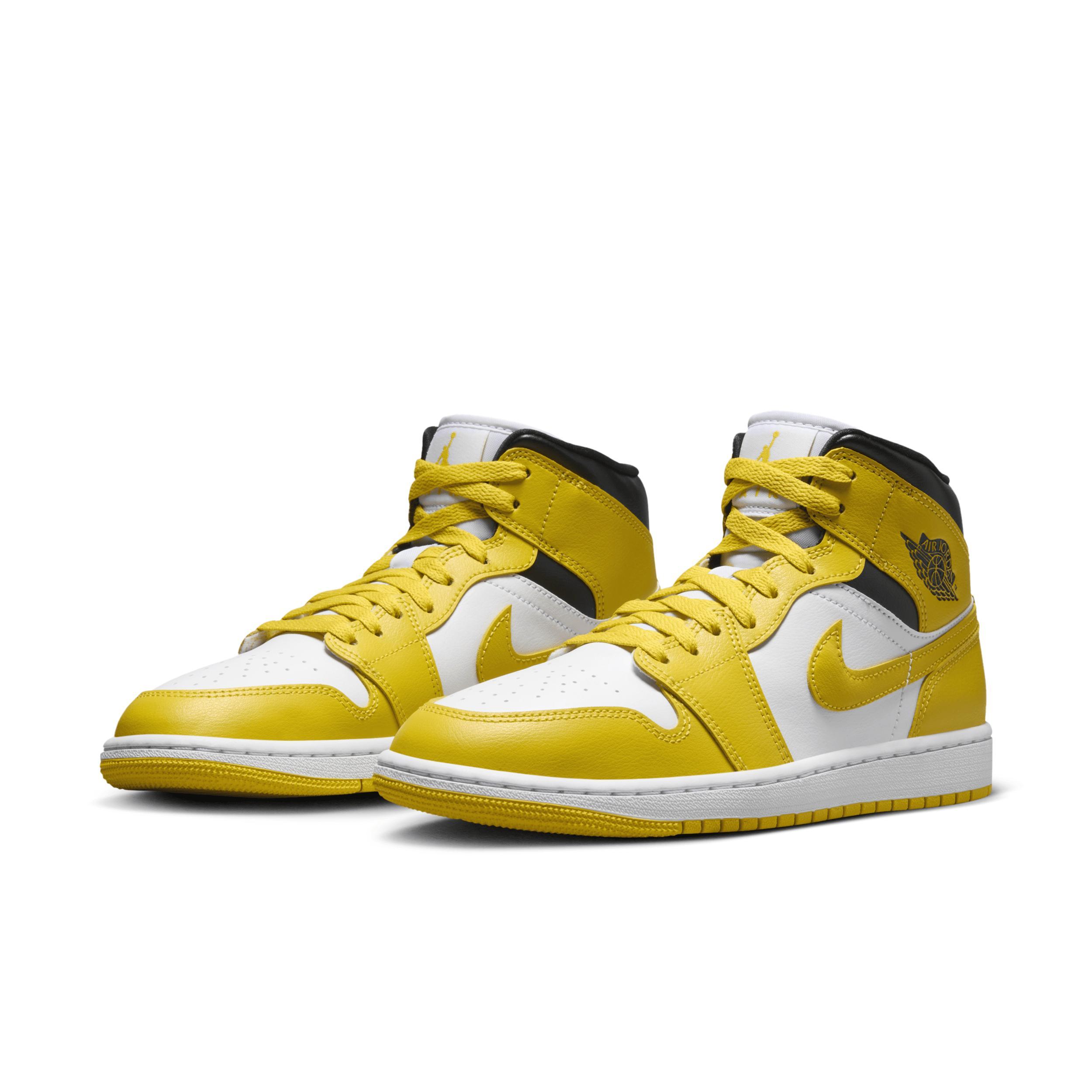 Women's Air Jordan 1 Mid Shoes Product Image