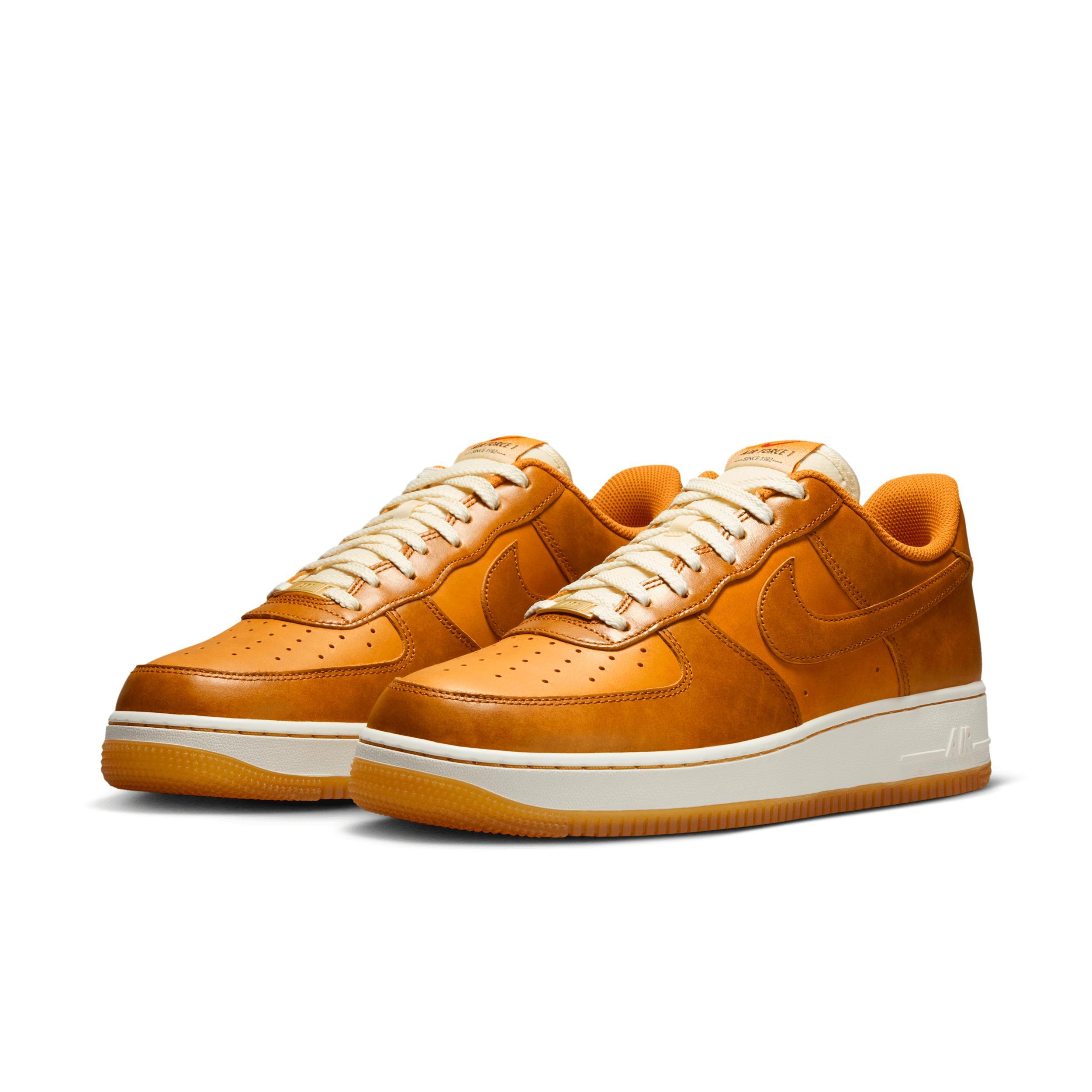 Nike Men's Air Force 1 '07 LV8 Shoes Product Image