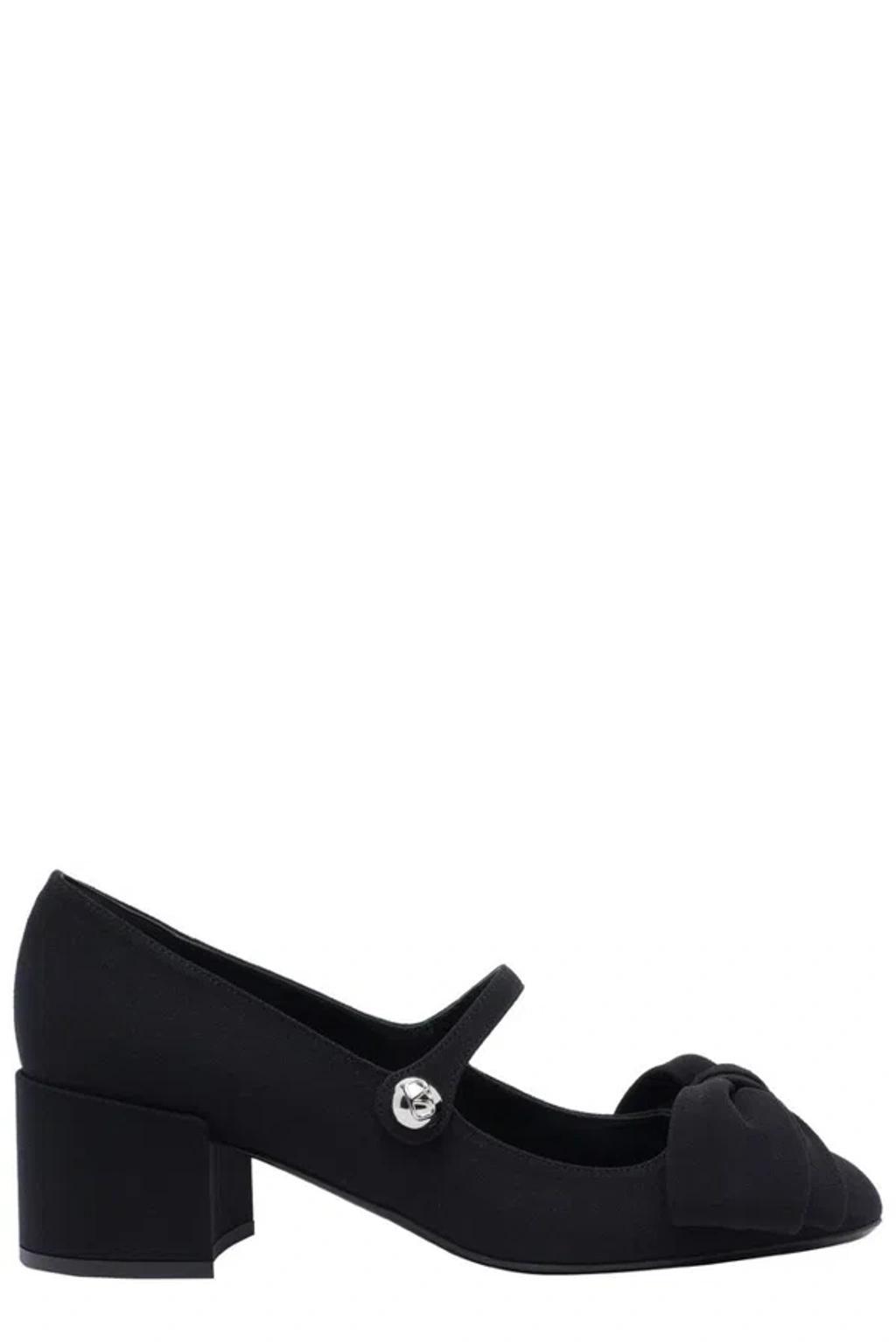 Bow Detailed Mary Janes In Schwarz product image