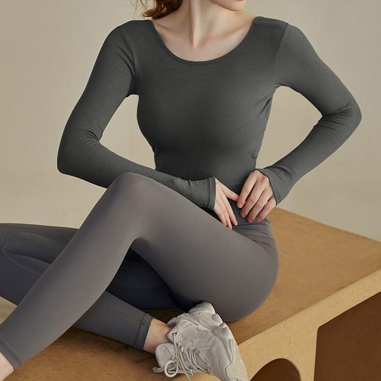 Long-Sleeve Open Back Plain Crop Sports Top Product Image