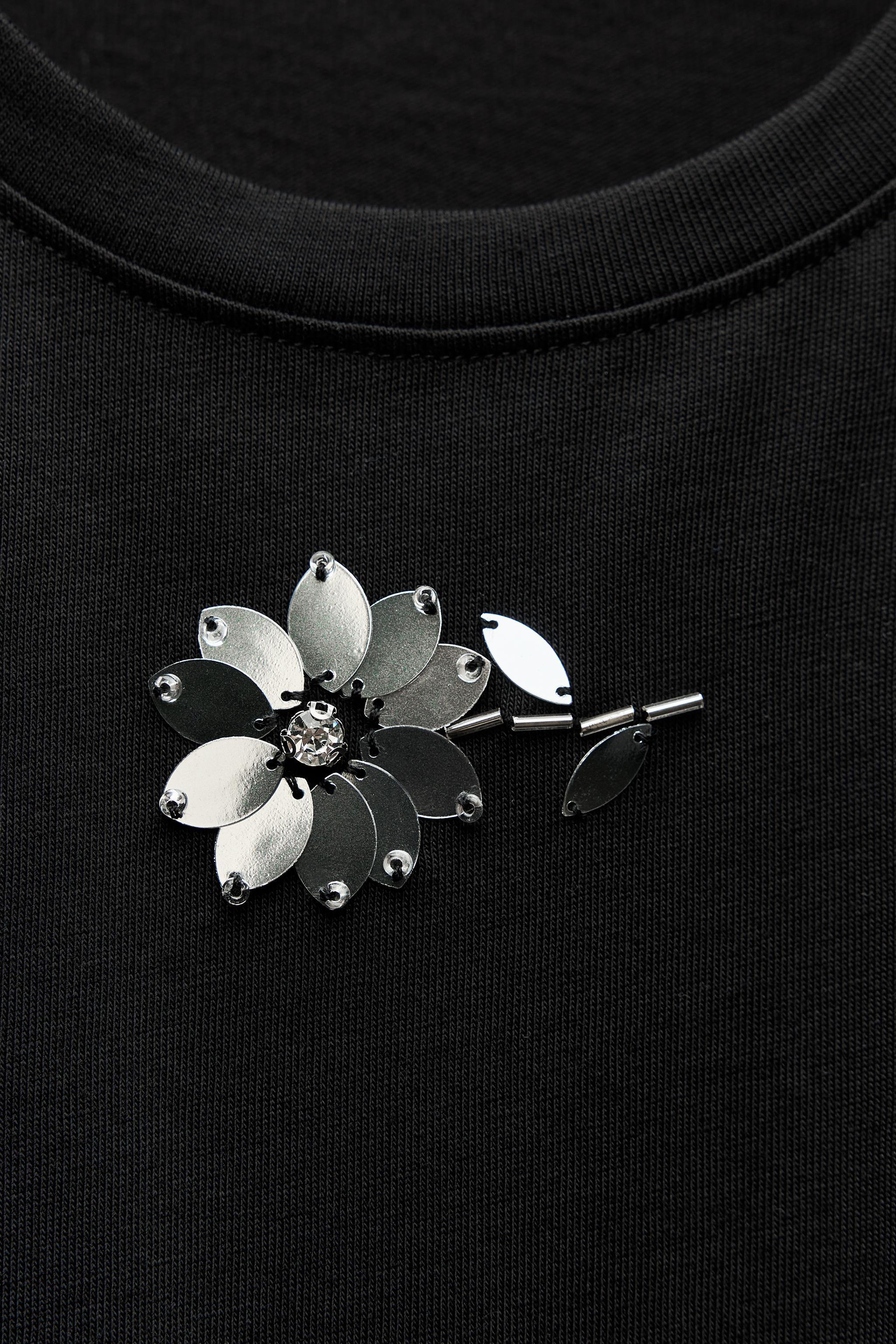 FLOWER JEWEL T-SHIRT Product Image