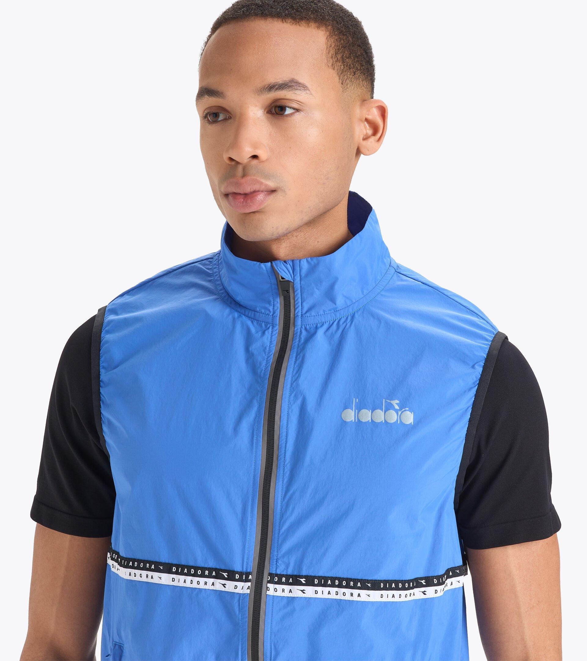 PACKABLE VEST Product Image