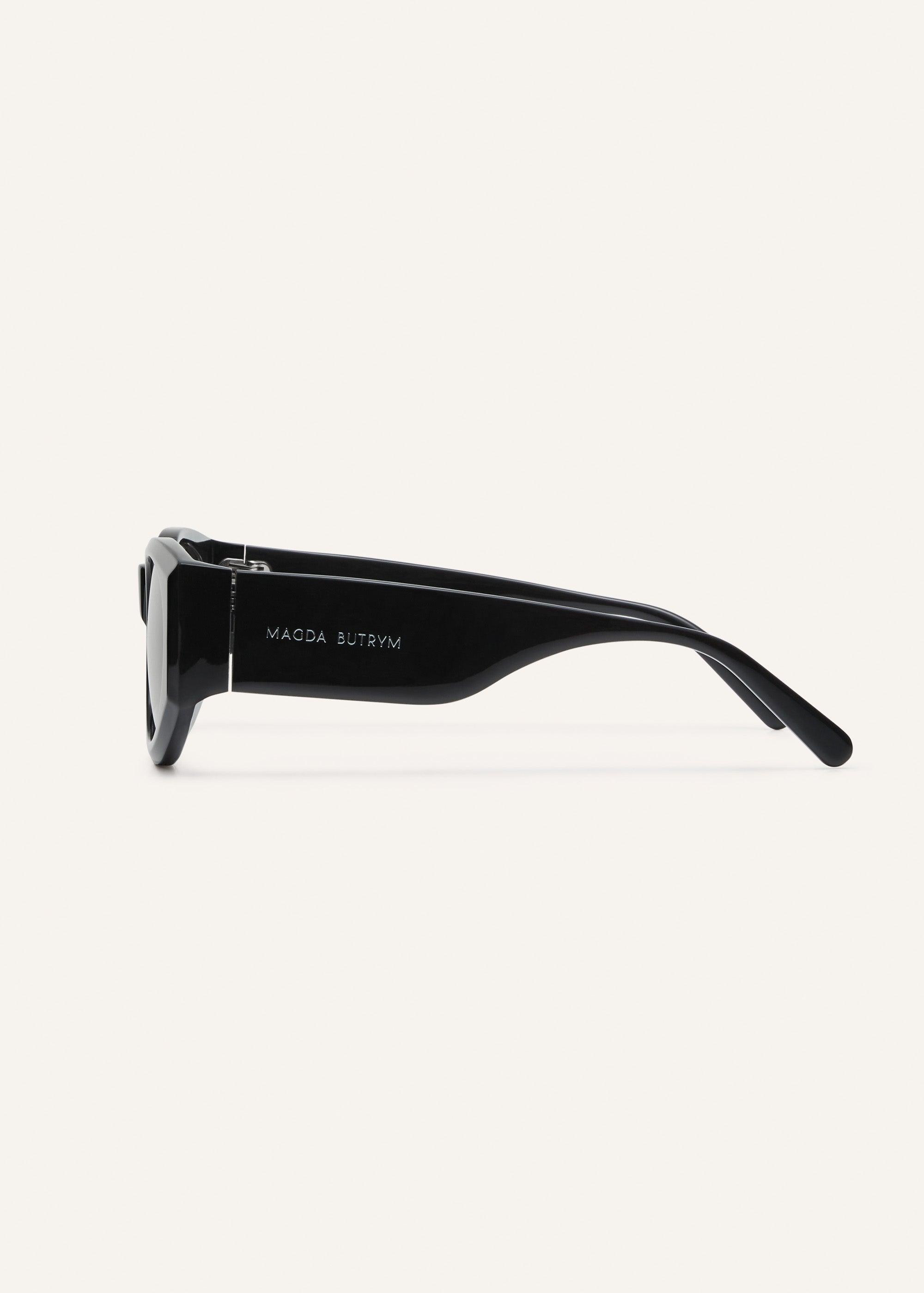 Oval sunglasses in black Product Image