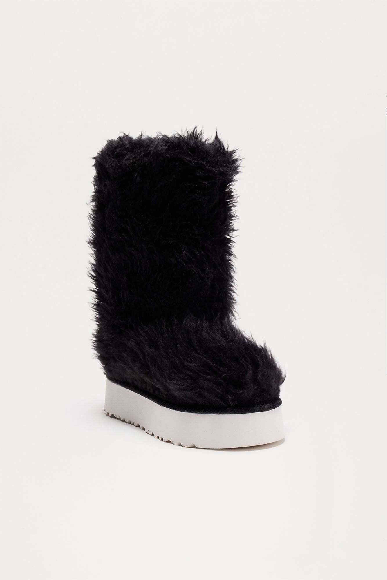 Ontario Faux Fur Boots - Black Product Image