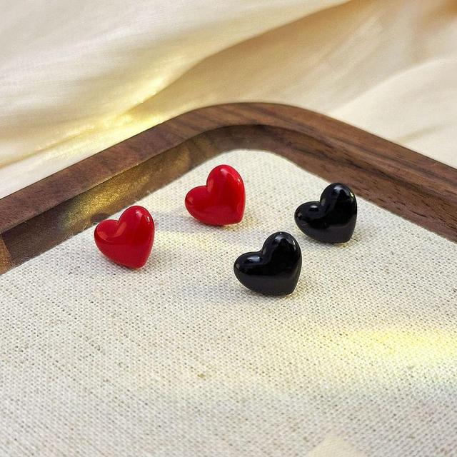 Heart Stud Earring Product Image