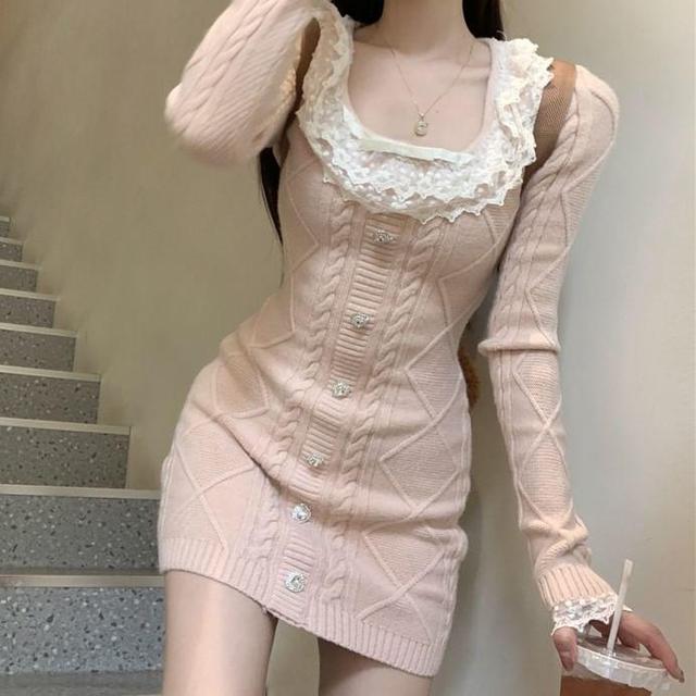 Long-Sleeve Scoop Neck Plain Lace Trim Knit Mini Sheath Dress Product Image