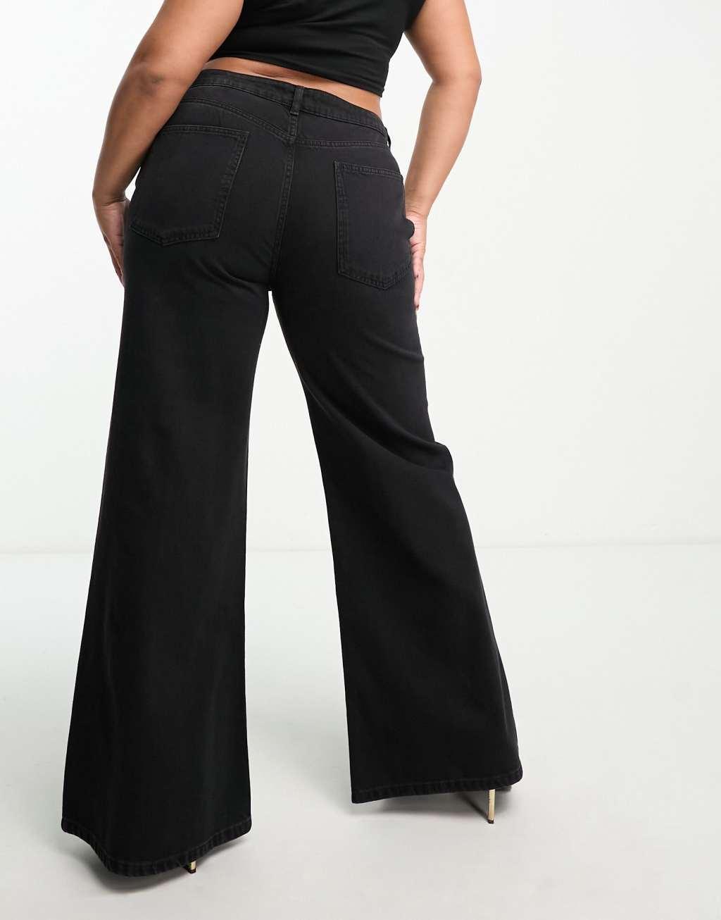 ASOS DESIGN Curve lightweight wide leg jean in black Product Image