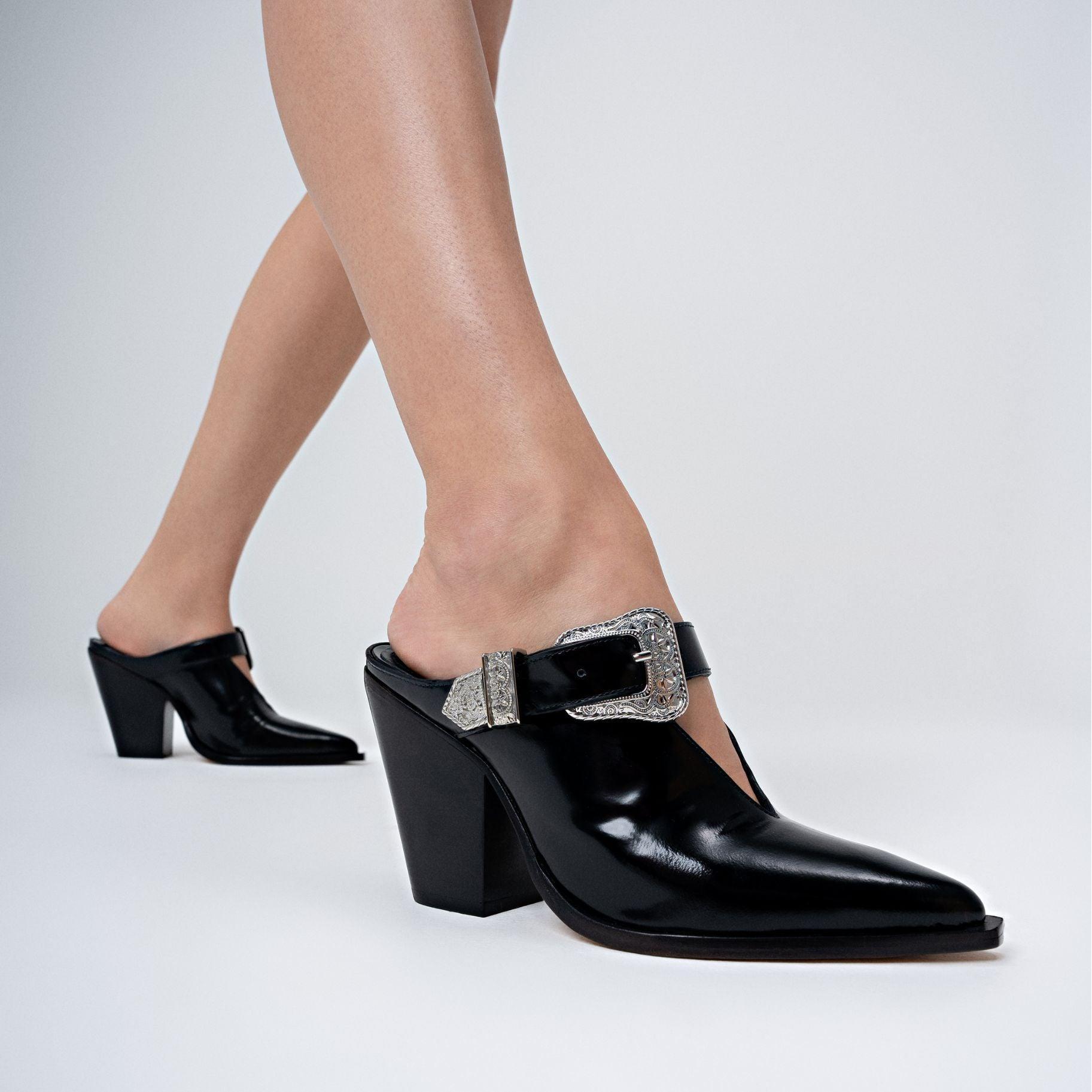 Jeane Casual Leather Pump Female Product Image