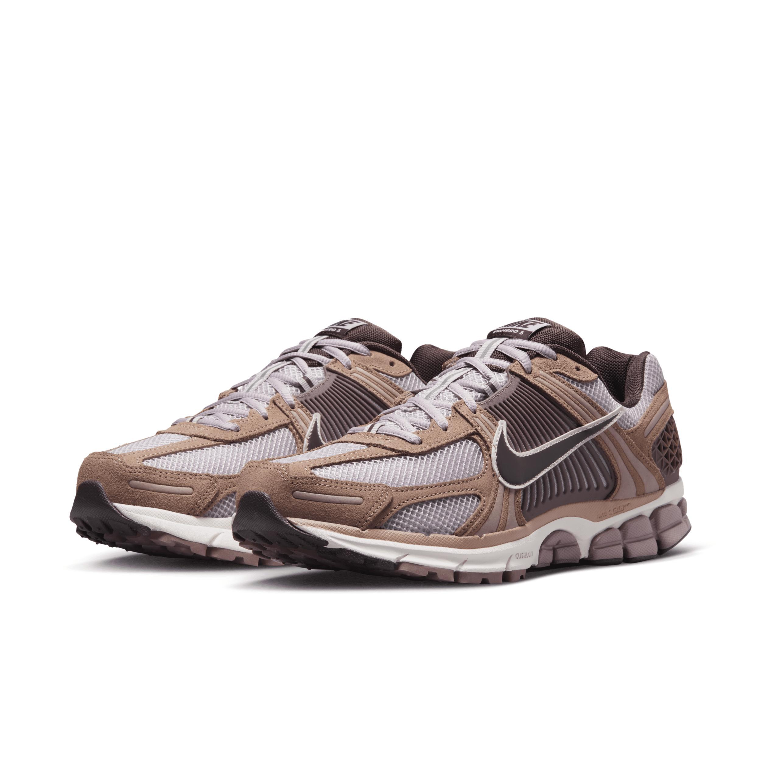 Nike Men's Zoom Vomero 5 Shoes Product Image