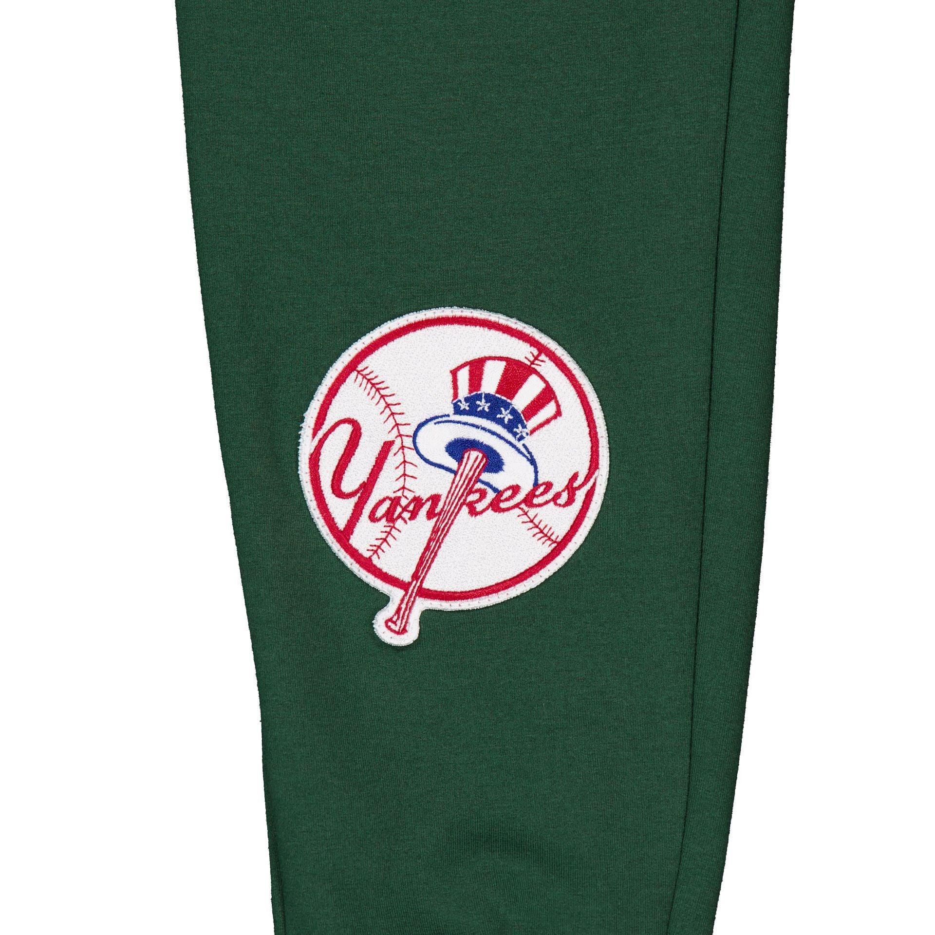 New York Yankees Logo Select Color Flip Green Jogger Male Product Image