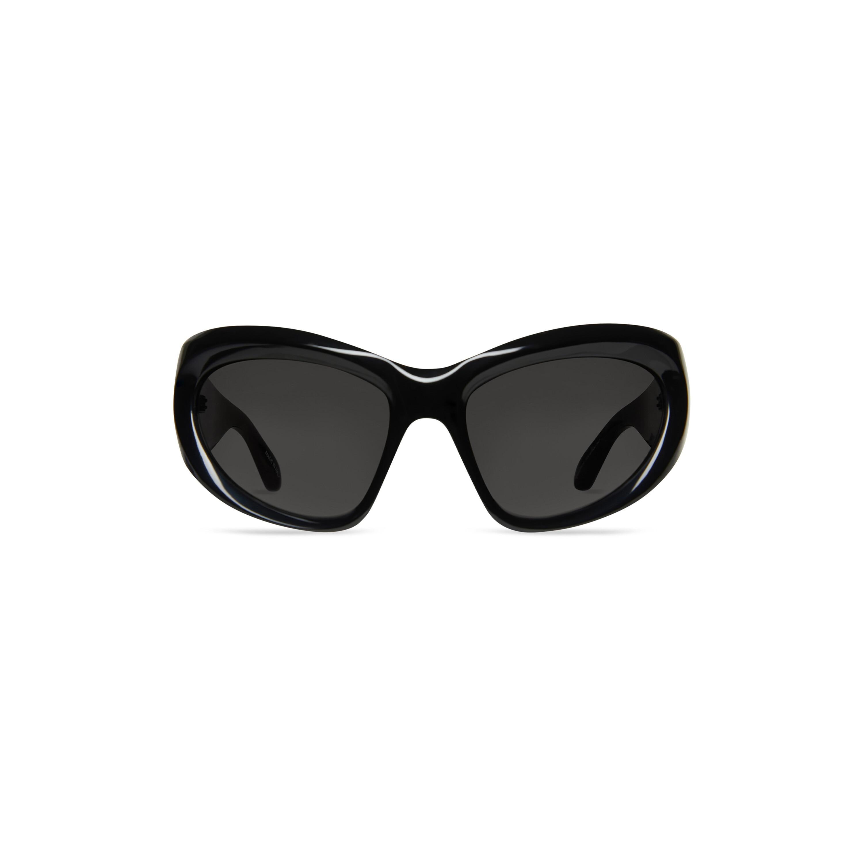 Wrap D-frame Sunglasses in Black Product Image