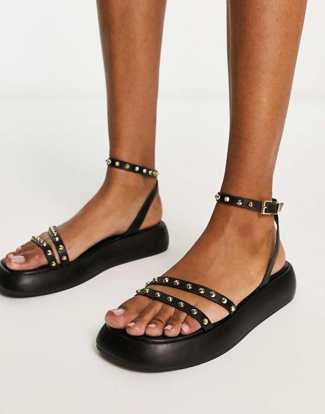 Stradivarius strappy cross over flatform sandal in black Product Image