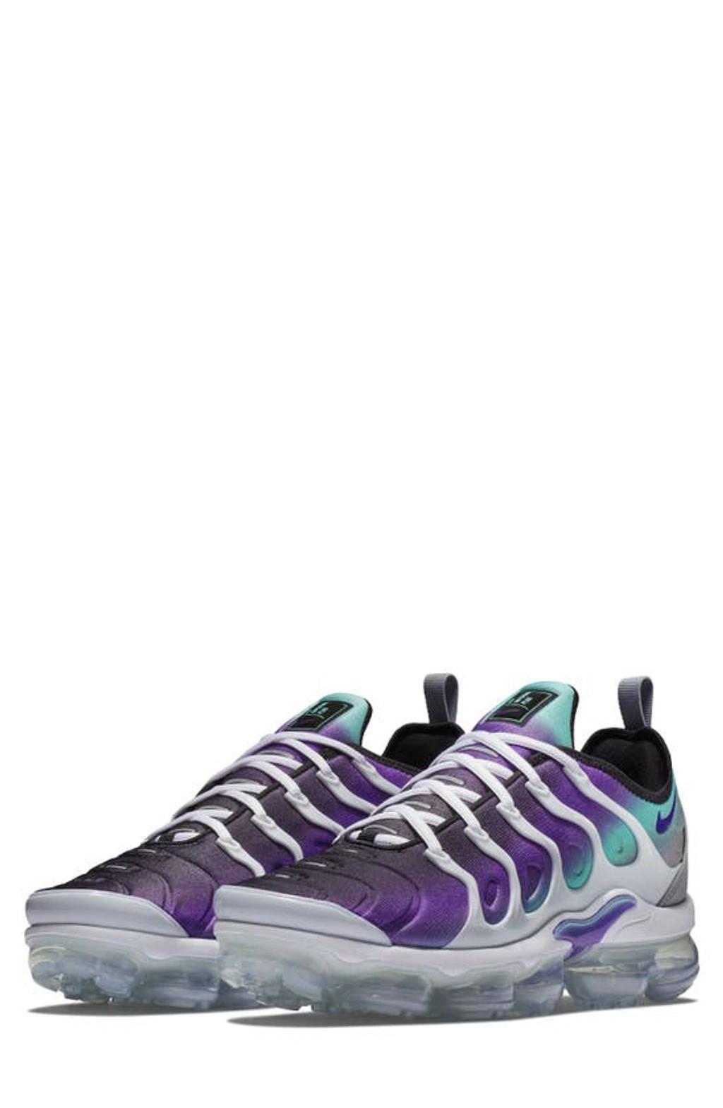 Air Vapormax Plus Shoes In Purple Product Image