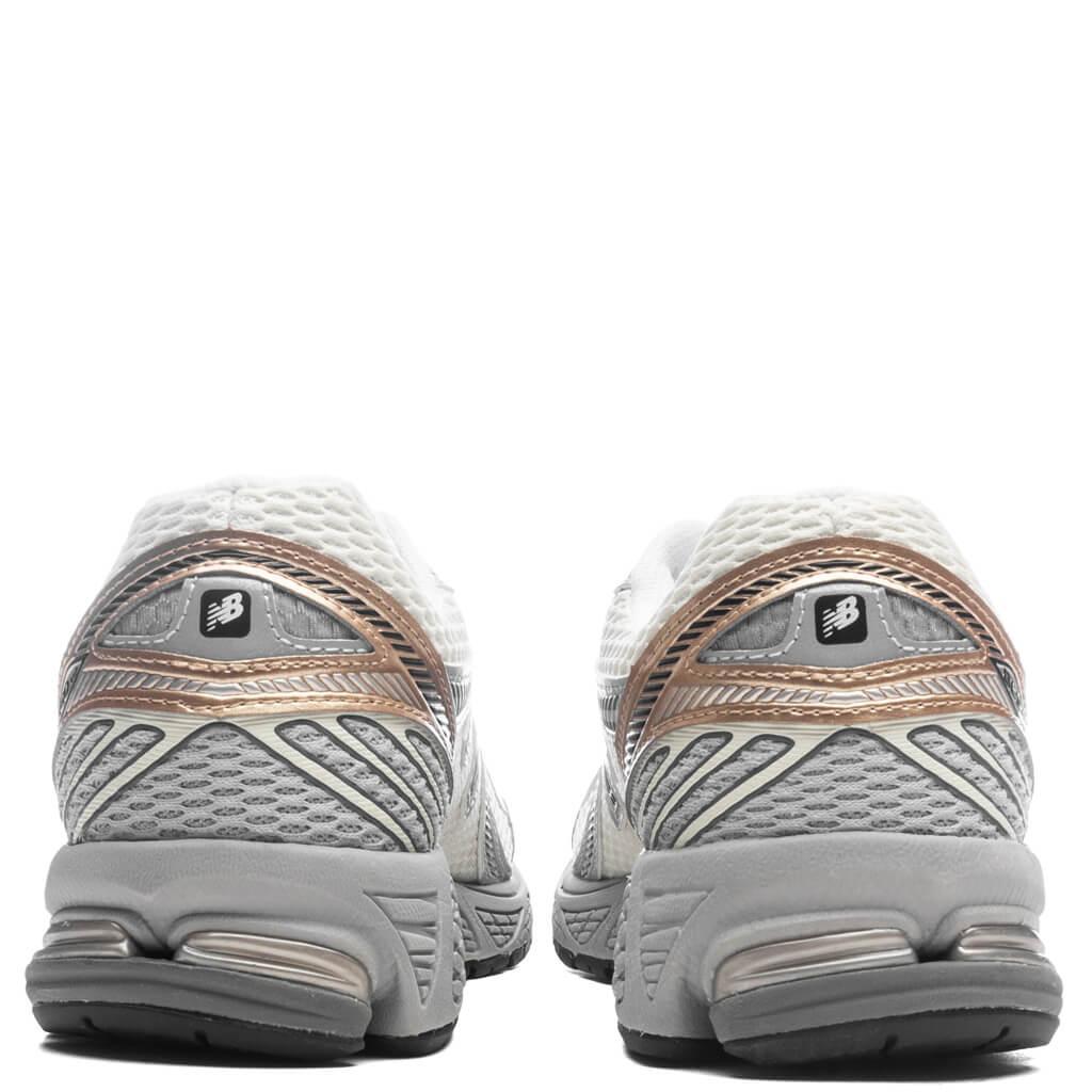 860v2 - Sea Salt/Gold Metallic/Harbor Grey Male Product Image