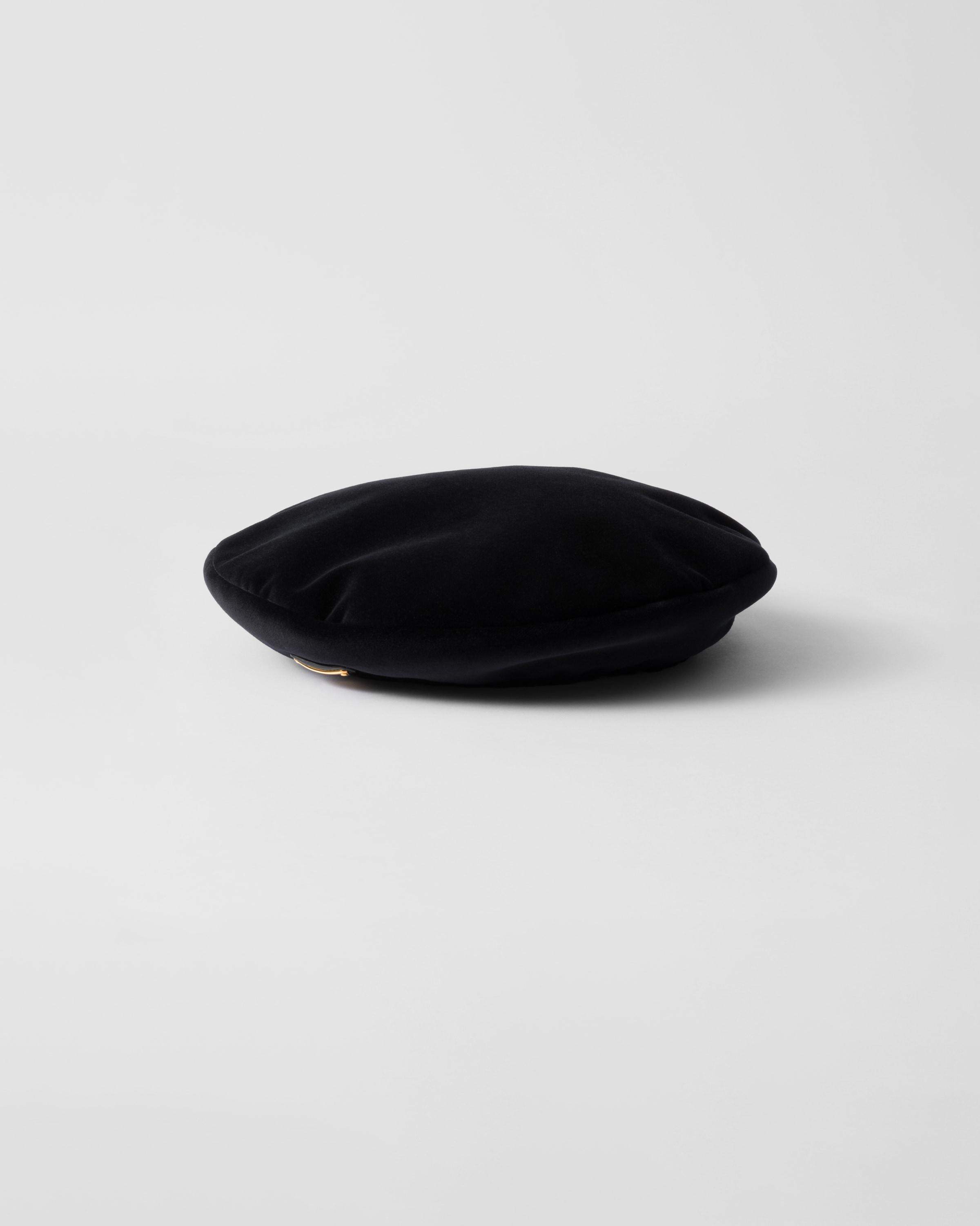 Velvet beret product image