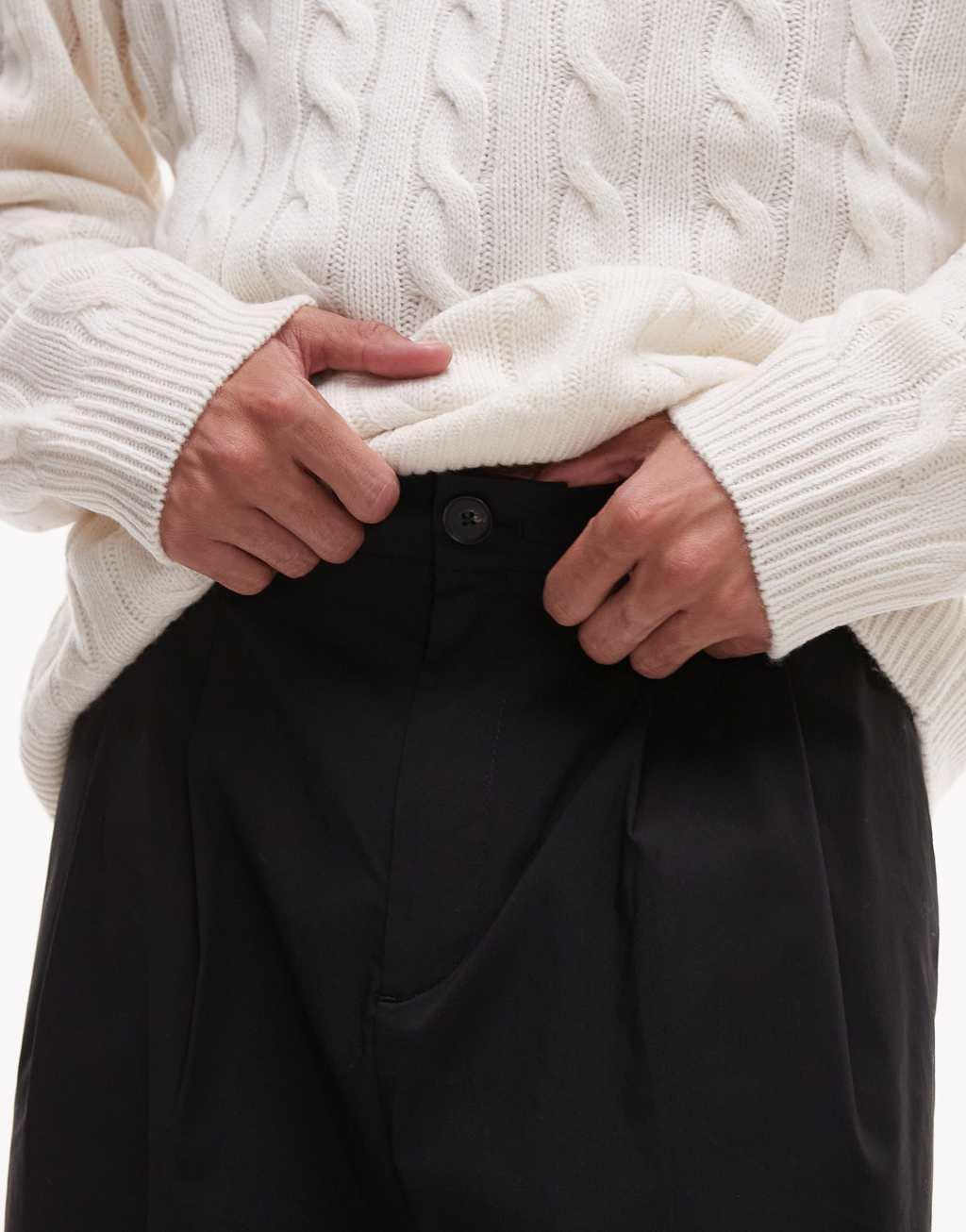 Selected Homme Leroy pleated pants in black Product Image