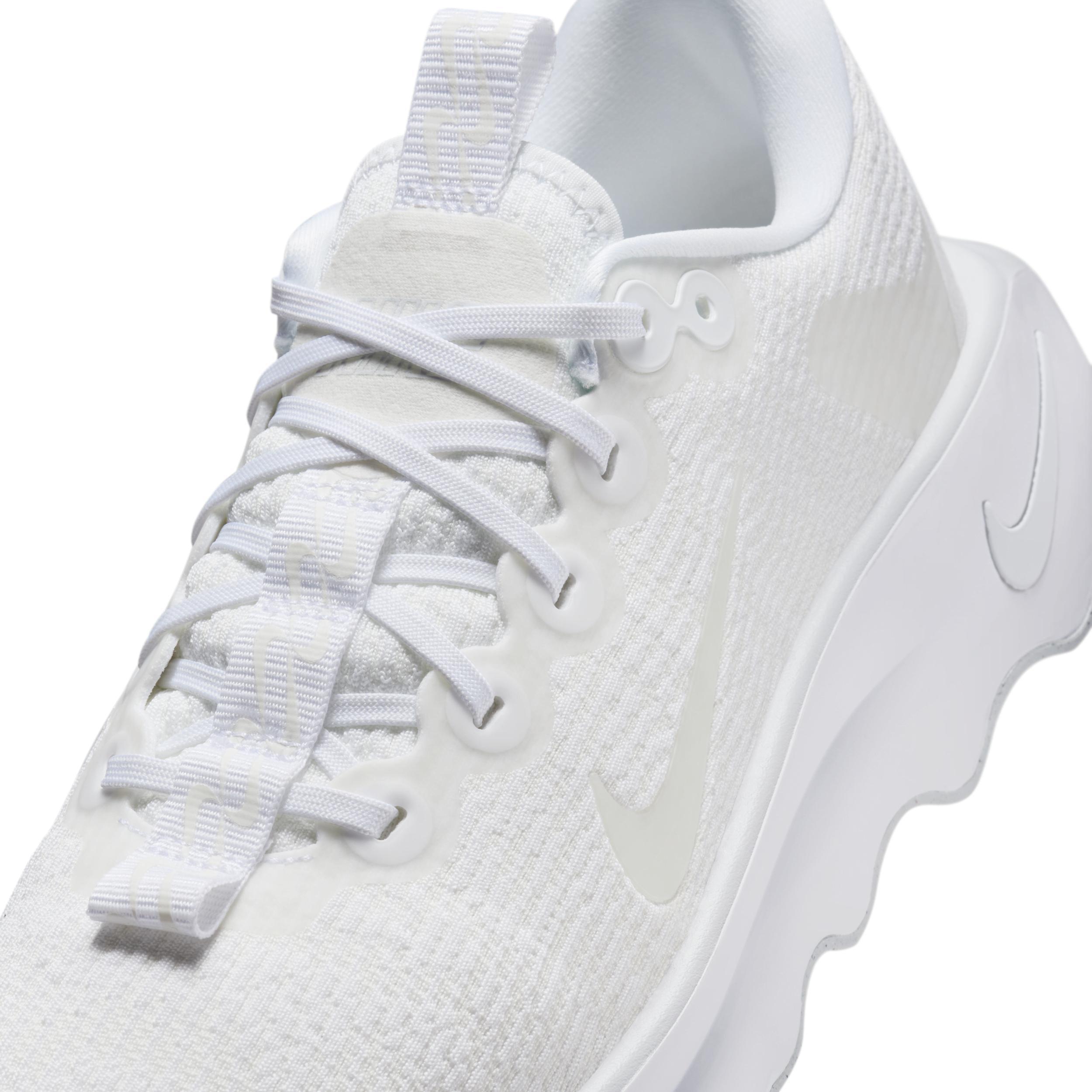 Nike Women's Motiva Walking Shoes Product Image