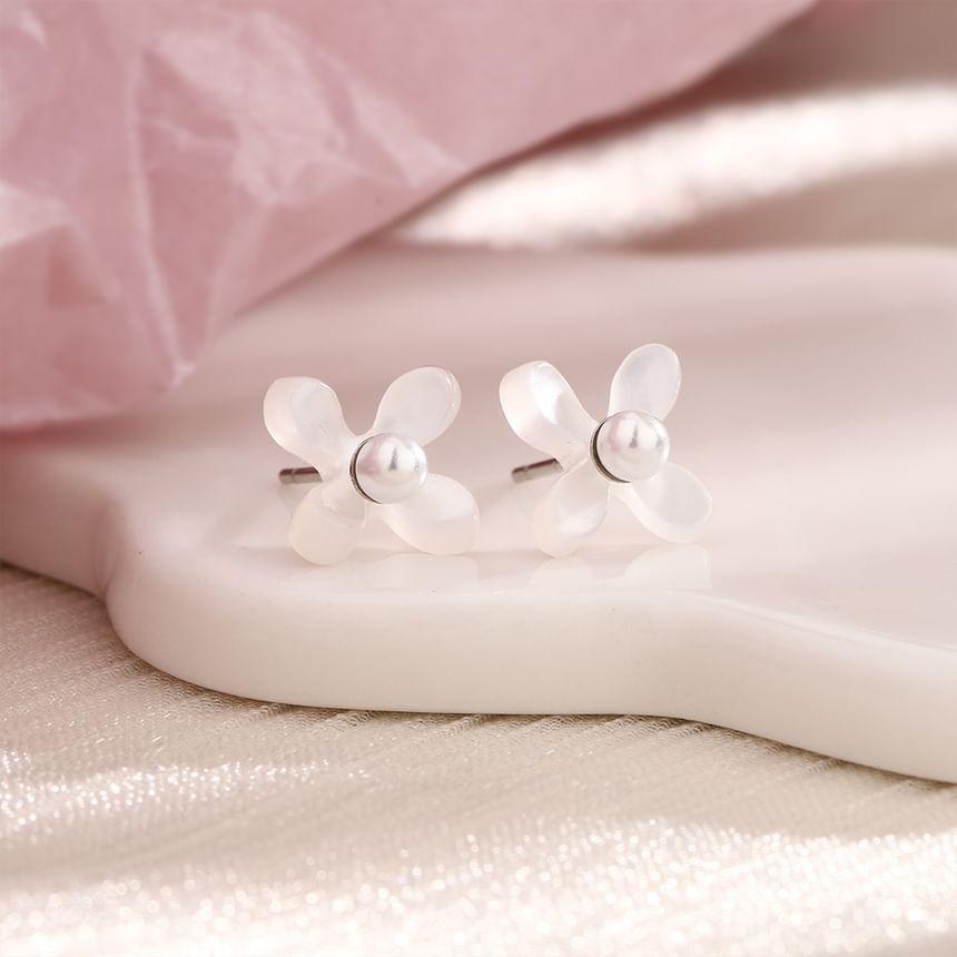 Flower Faux Pearl Stud Earring Product Image