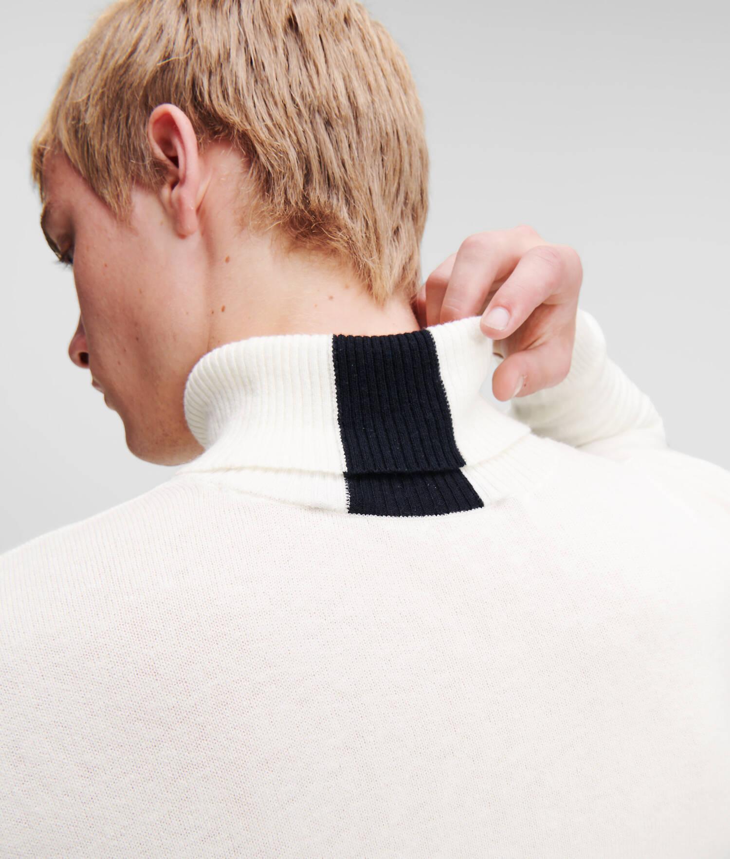 KLJ LIGHTWEIGHT TURTLENECK SWEATER Product Image