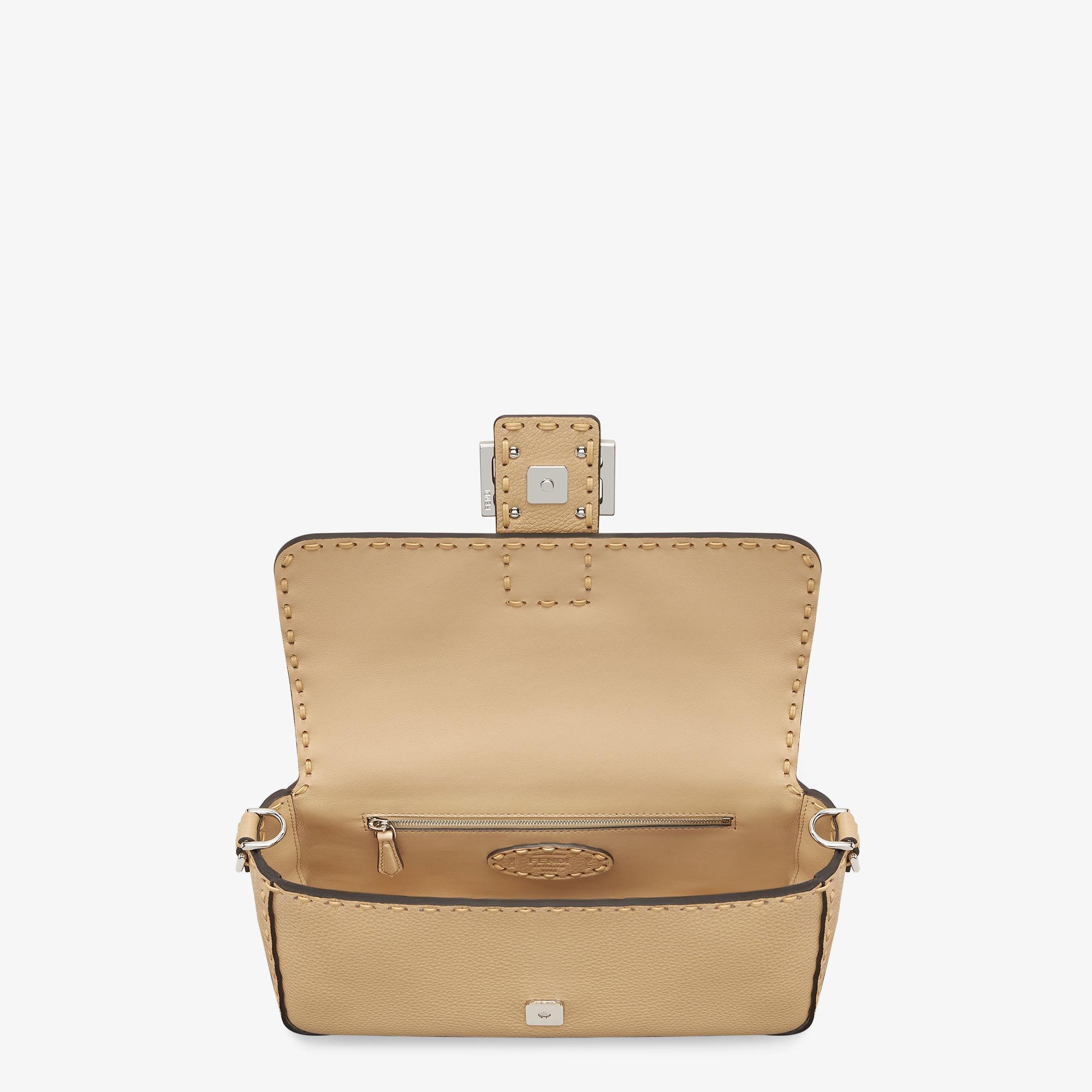 BaguetteBeige Selleria bag with oversize topstitching Product Image