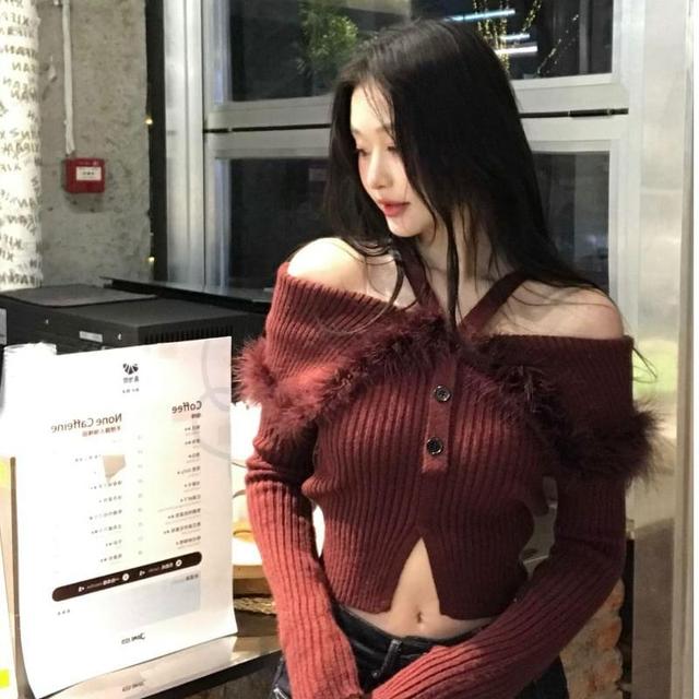 Cold-Shoulder Long-Sleeve Fluffy Trim Ribbed Knit Top Product Image