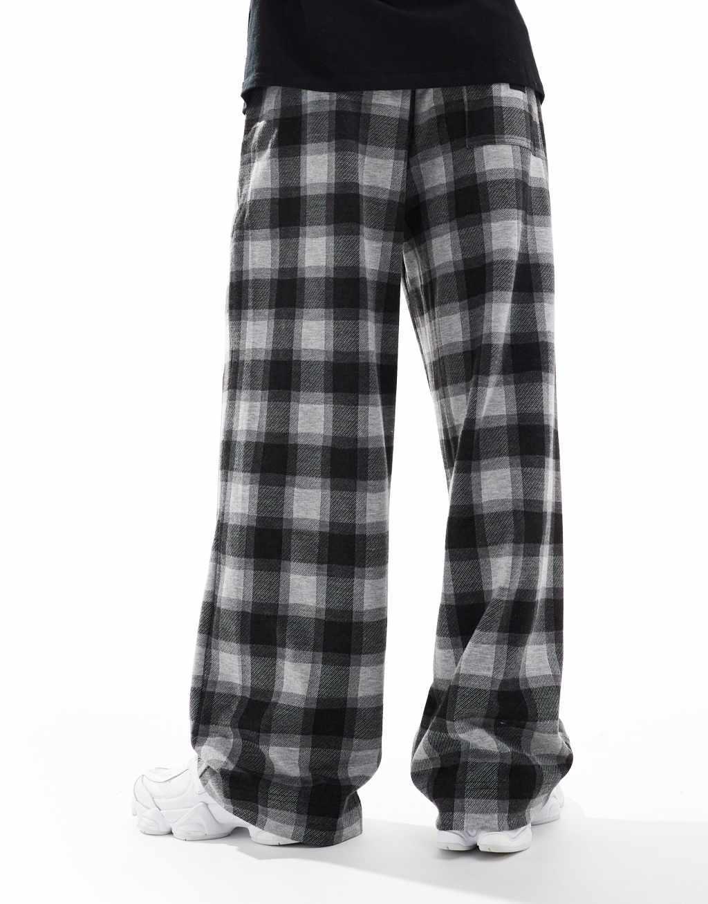 Pull&Bear wide leg skate plaid pants in black Product Image