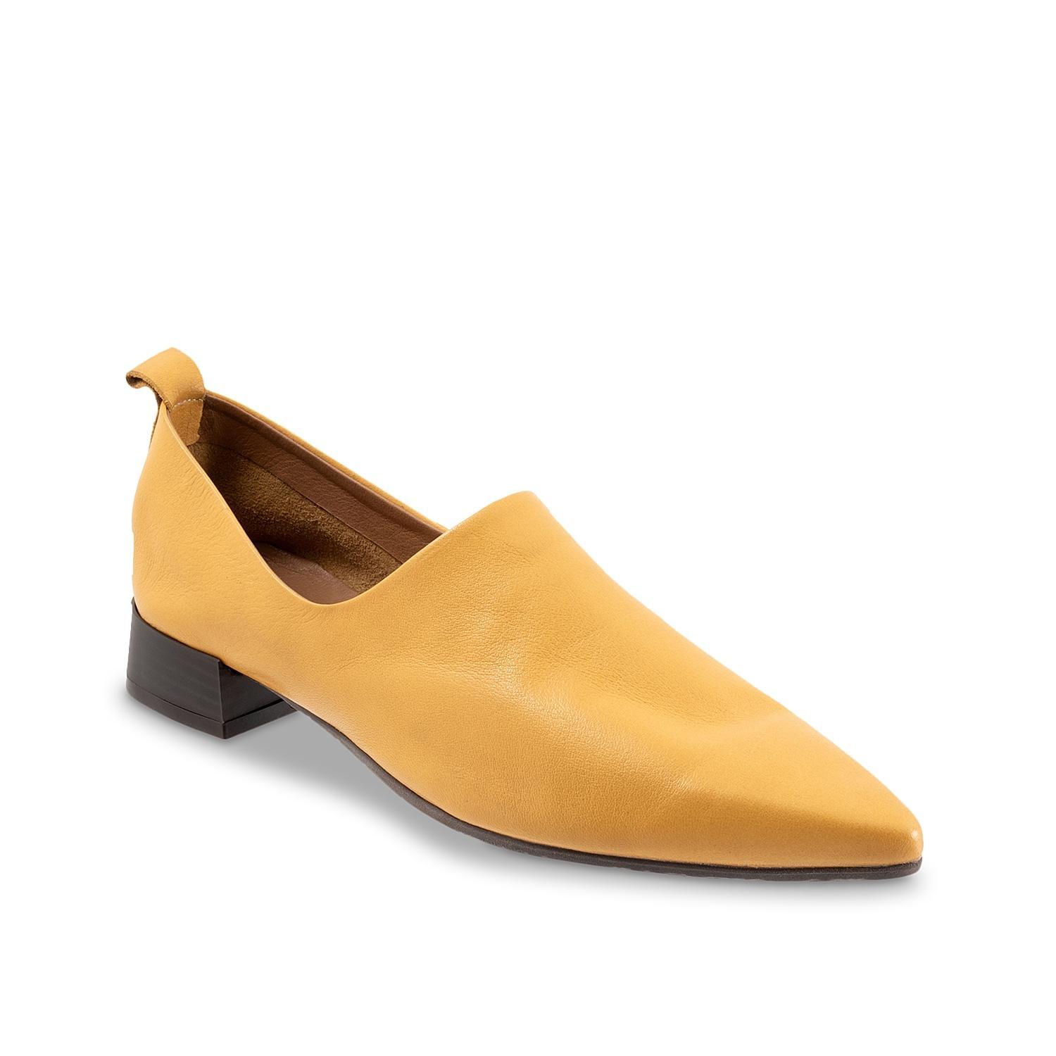 Bueno Marley Pointed Toe Loafer Product Image