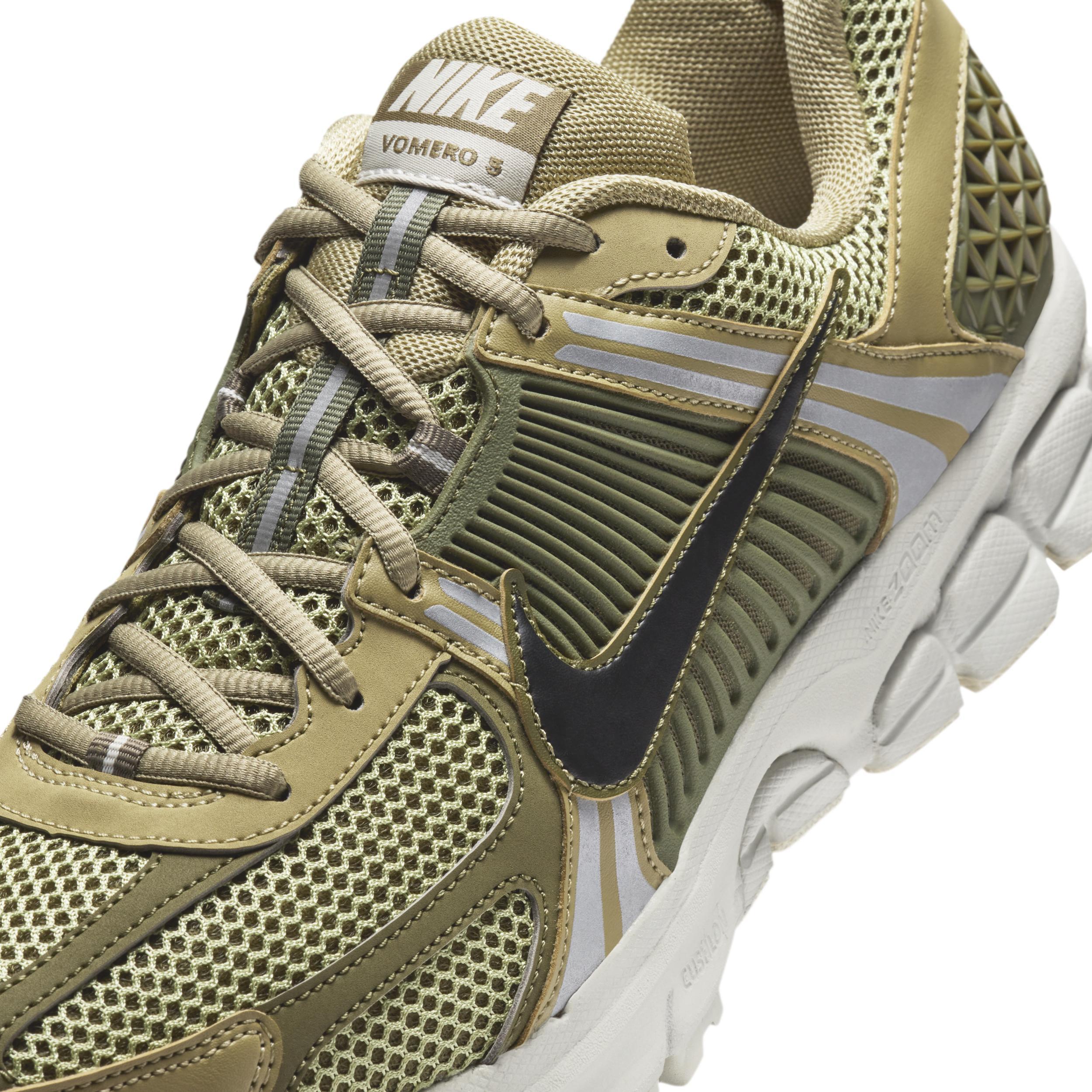 Nike Men's Zoom Vomero 5 Shoes Product Image