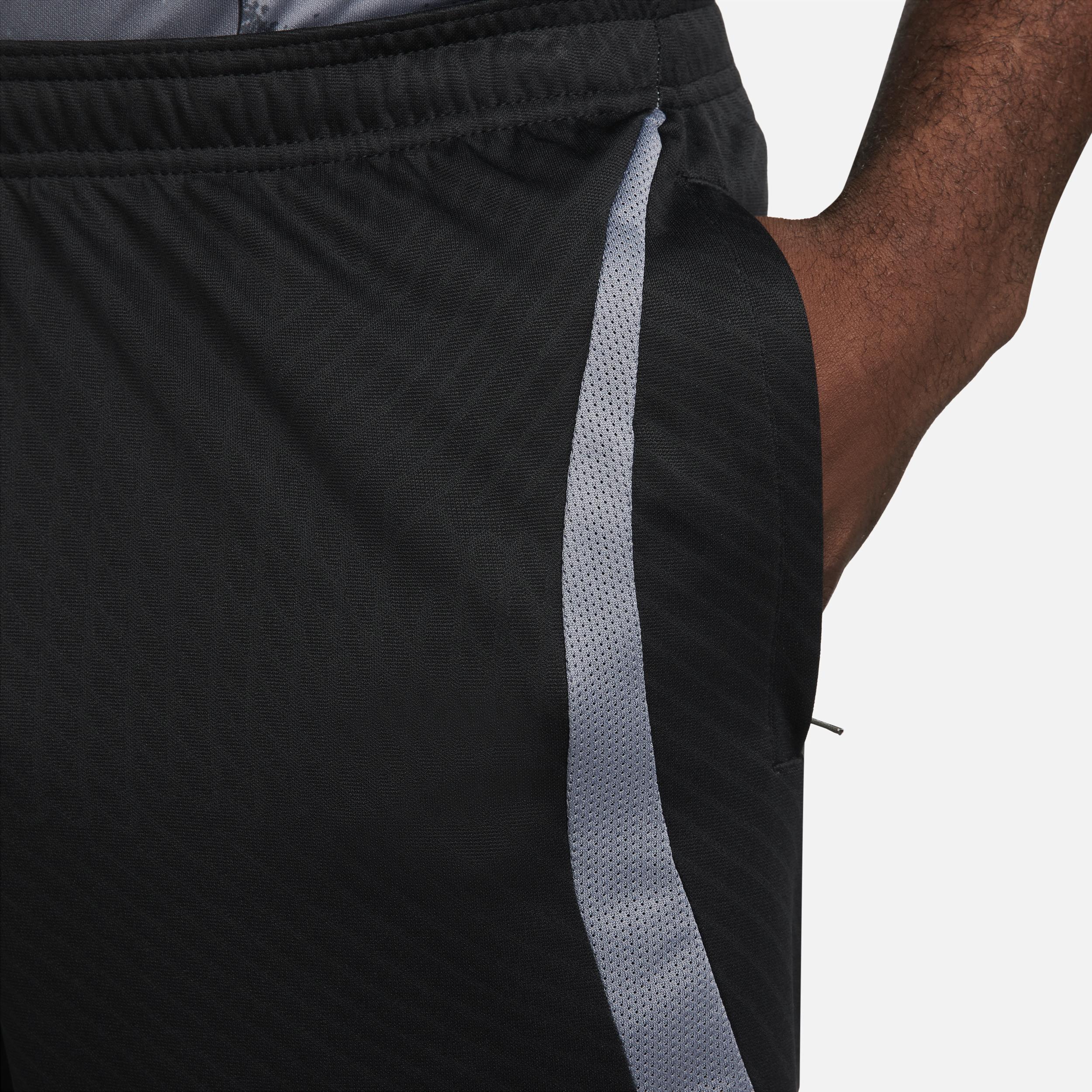 Mens Nike Black Chelsea 2023/24 Strike Performance Shorts Product Image