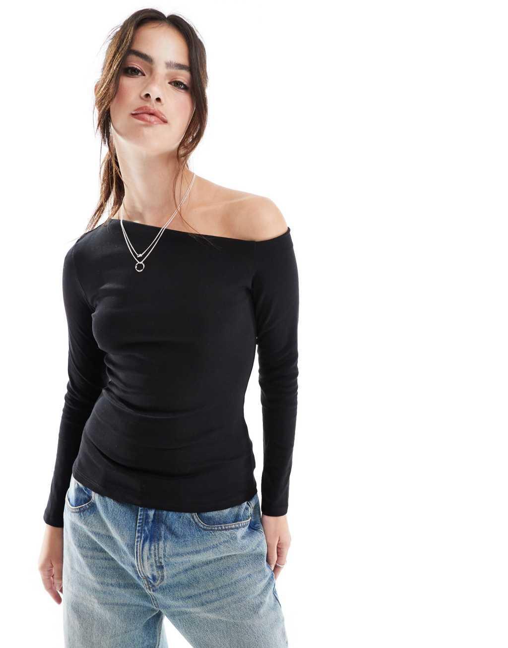 Stradivarius asymmetric long sleeve top in black product image