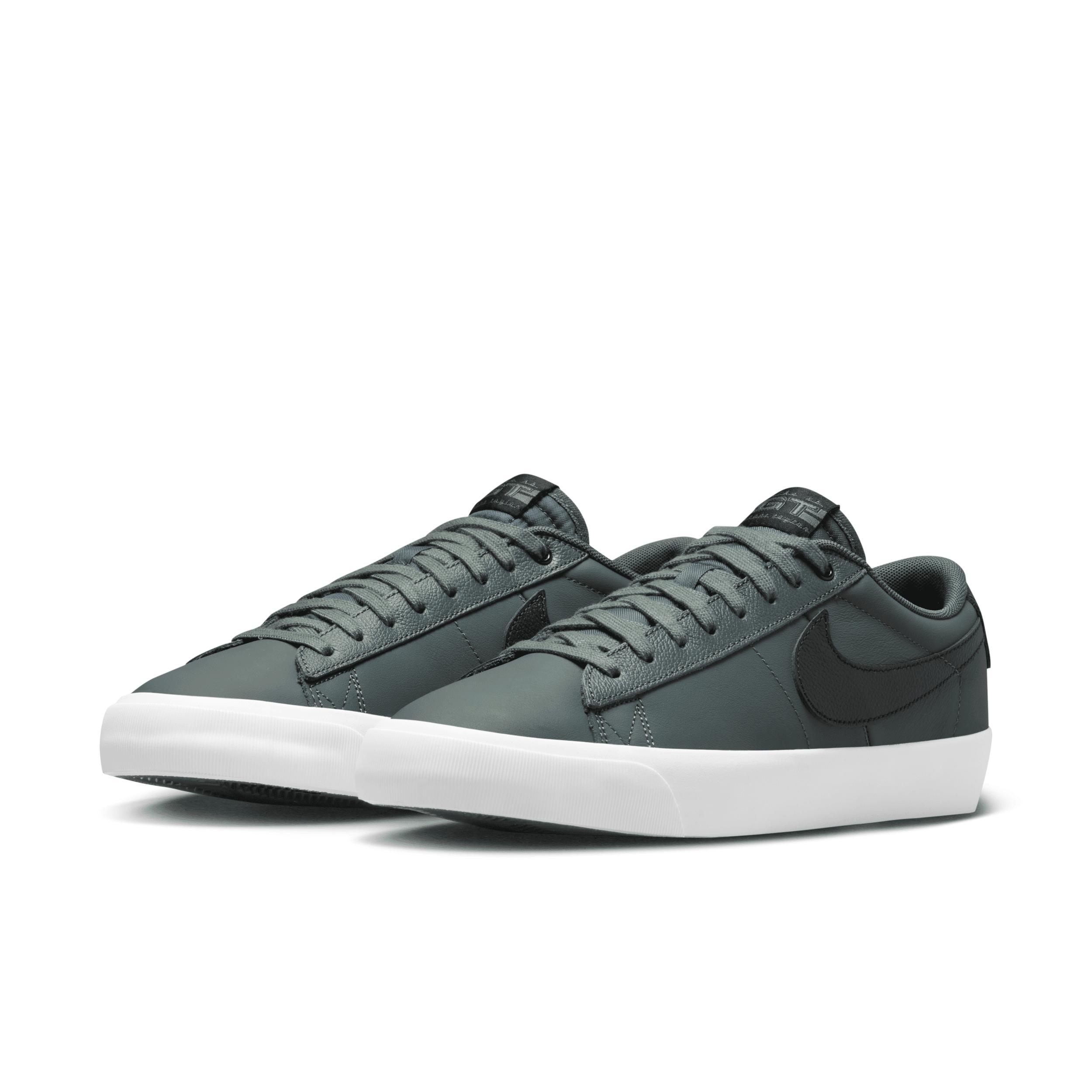 Men's Nike SB Blazer Low Pro GT Shoes Product Image