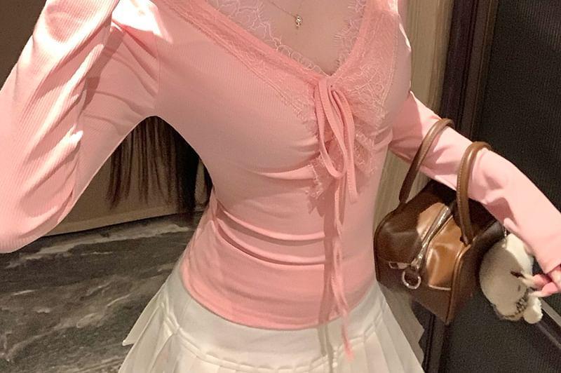 Long Sleeve V-Neck Plain Lace Trim Crop Tee Product Image