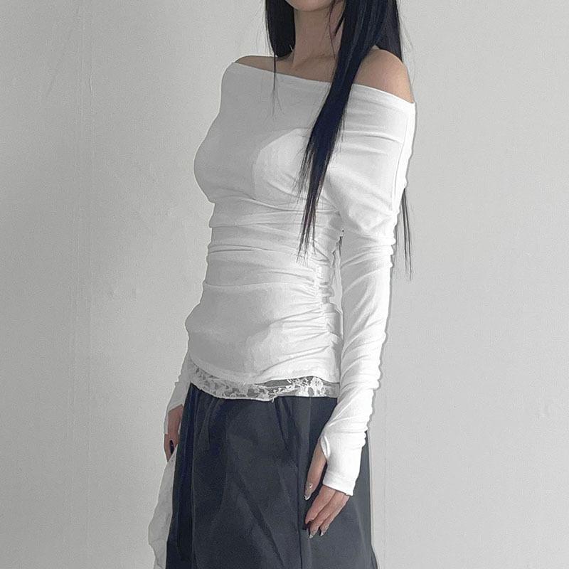 Long Sleeve Off-Shoulder Plain Lace Trim Tee Product Image