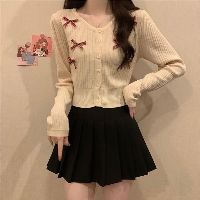 Long-Sleeve Crew Neck Bow Ribbed Button Knit Top Product Image