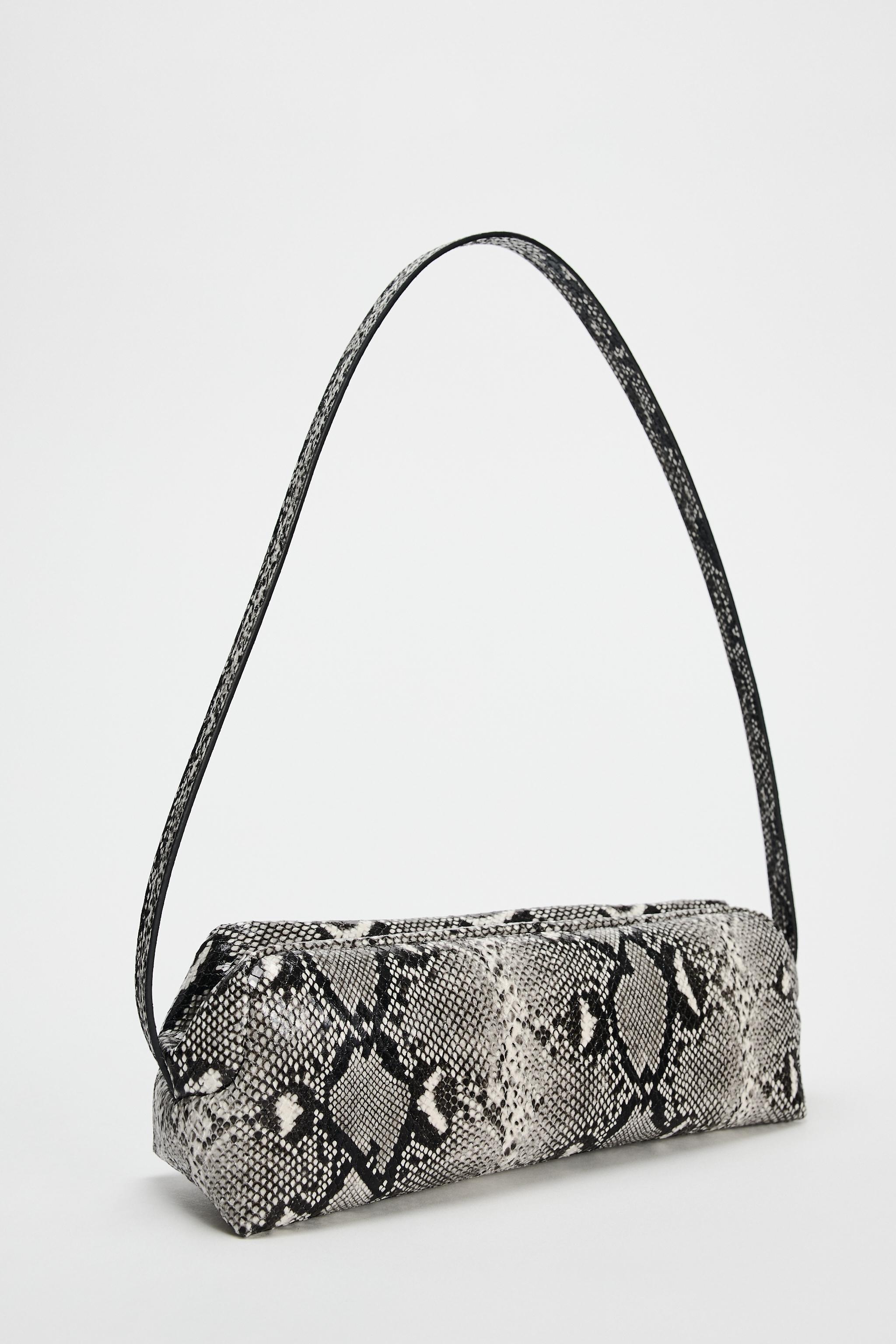 SHOULDER BAG Product Image