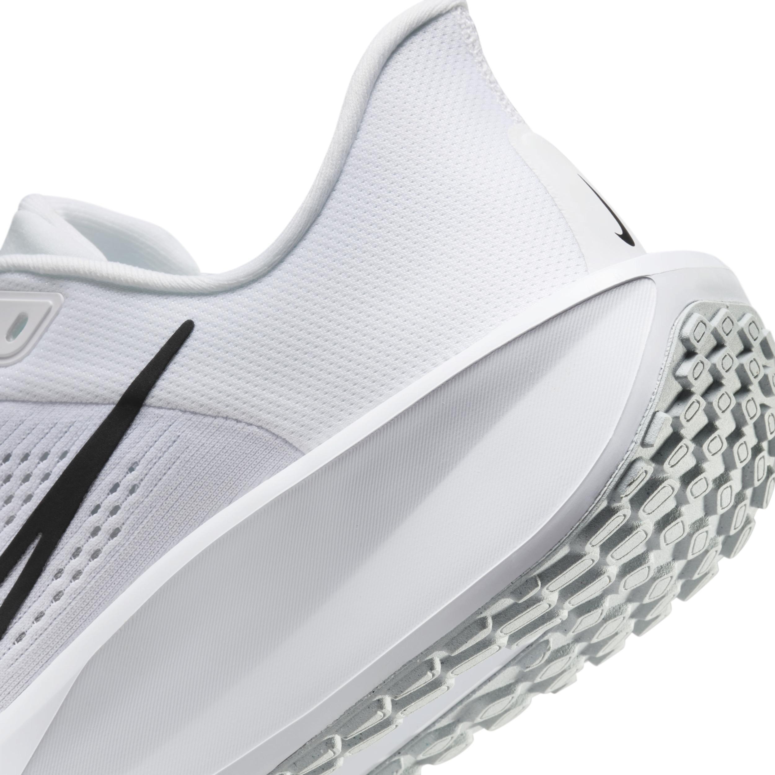 Nike Mens Quest 6 Road Running Shoes Product Image