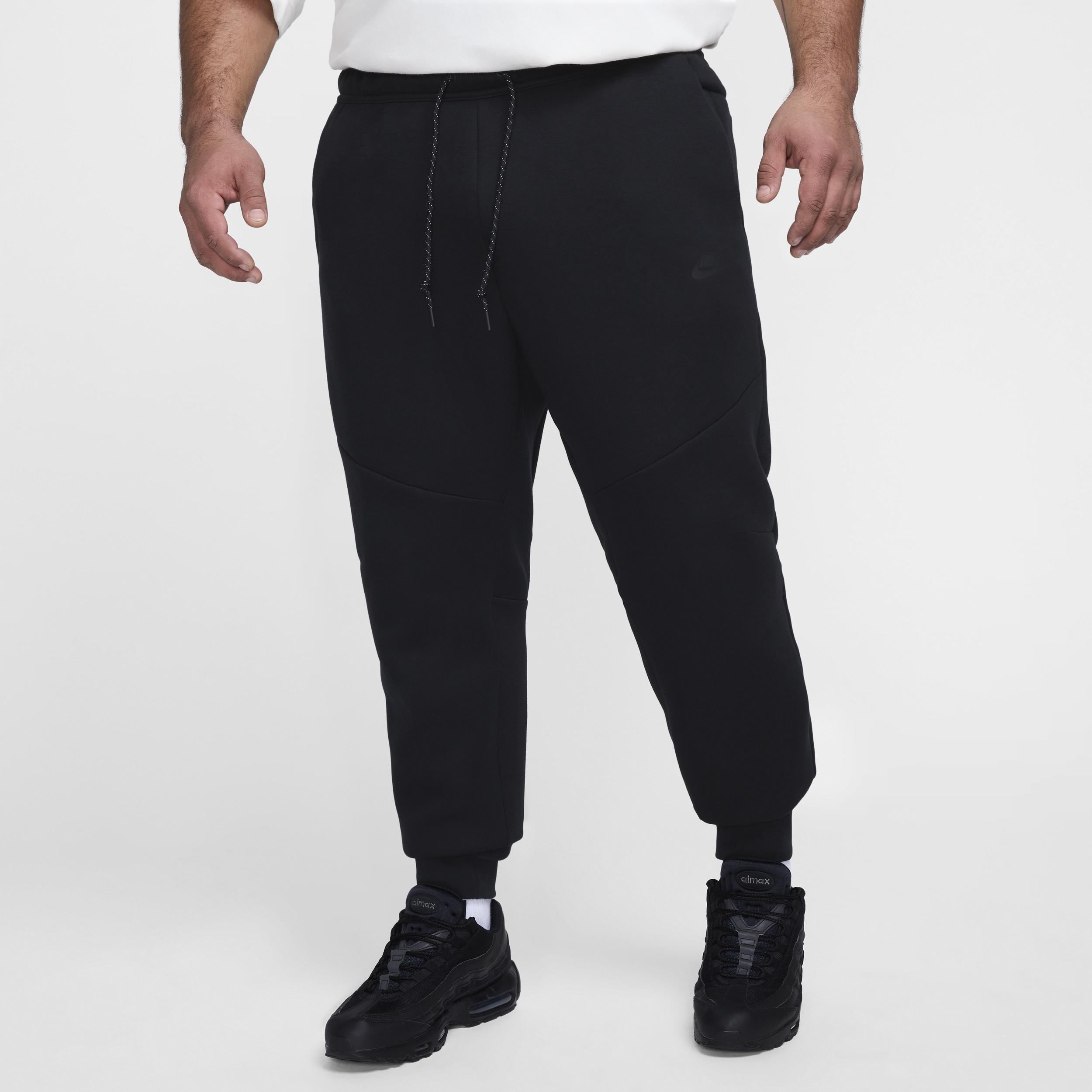 Nike Men's Tech Fleece Jogger Pants Product Image