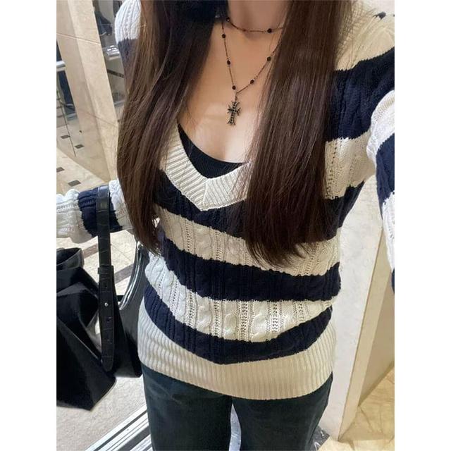 Long-Sleeve V-Neck Striped Knit Top Product Image