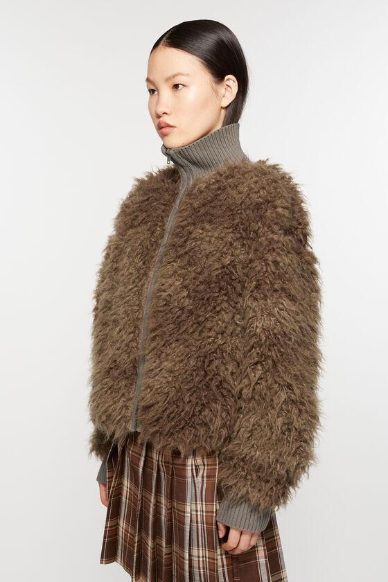 Furry jacket Product Image