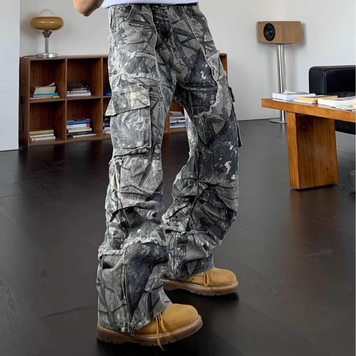 Men's High Street Retro Camouflage Multi-Pocket Jeans Product Image