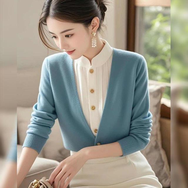 Mock Two-Piece Long-Sleeve Two-Tone Button-Up Knit Top Product Image