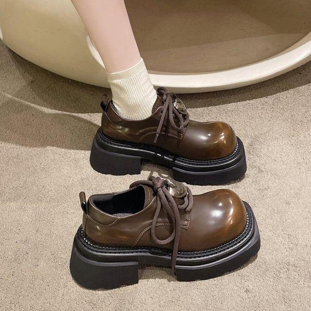 Heart Accent Lace-Up Platform Derby Shoes Product Image