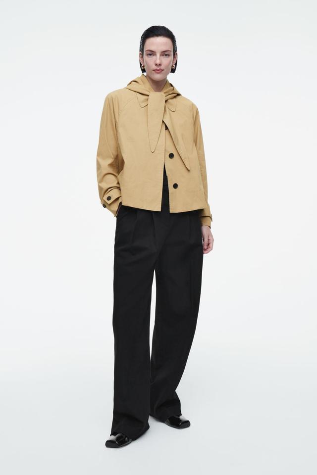 DETACHABLE-HOOD SHORT TRENCH COAT Product Image