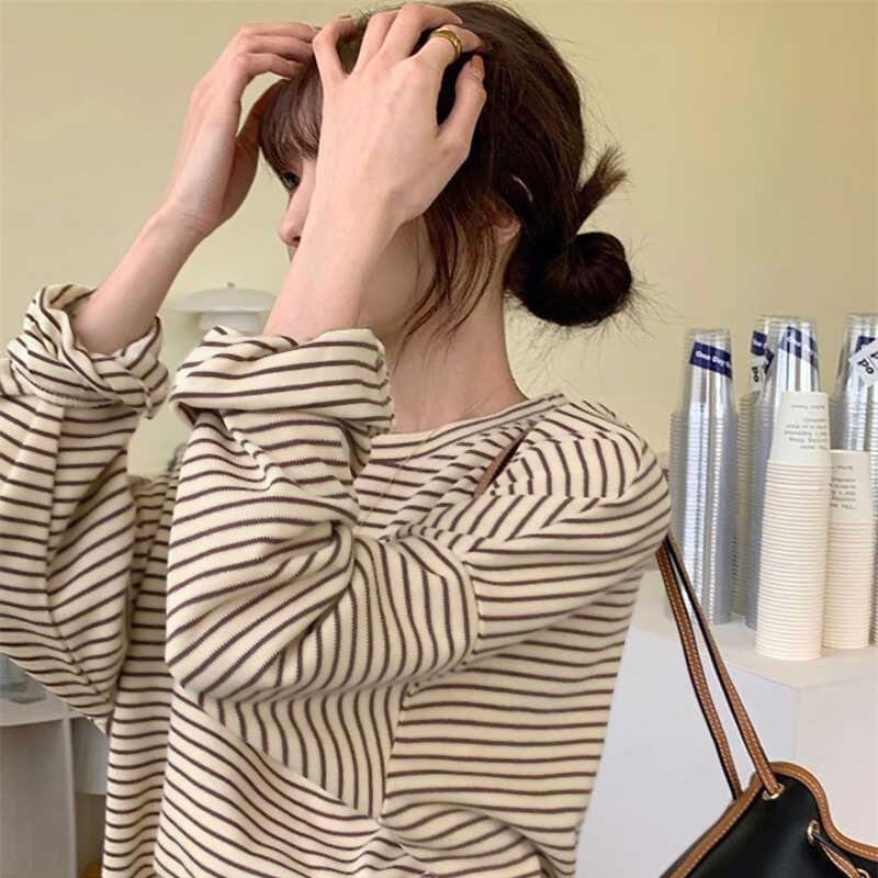 Long-Sleeve Crew Neck Striped Tee Product Image