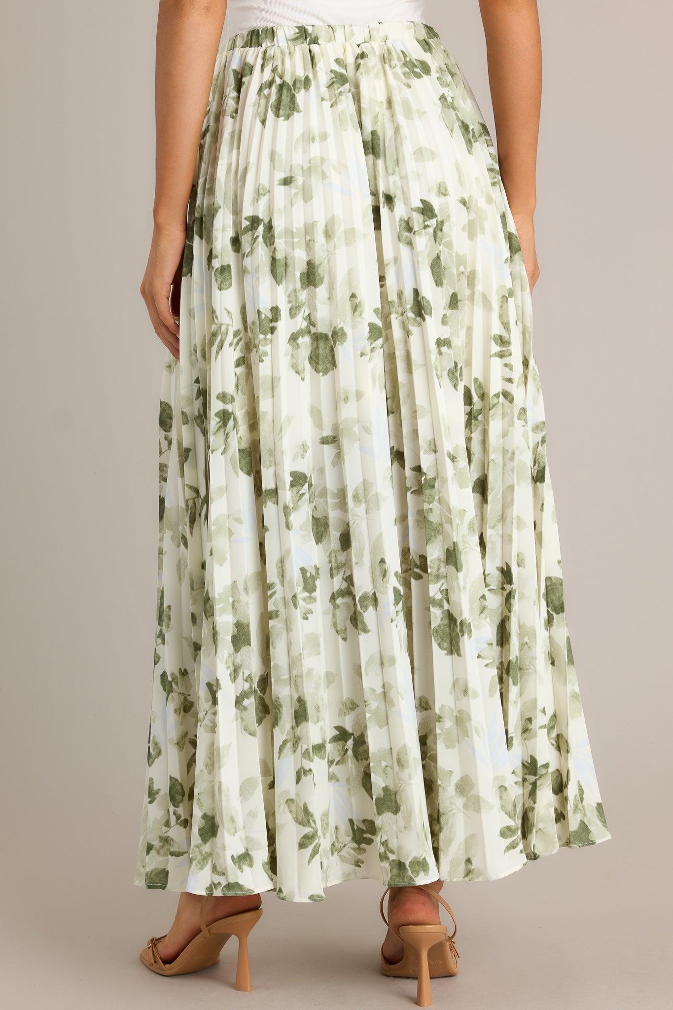 Verdant Garden Green Floral Pleated Maxi Skirt Product Image