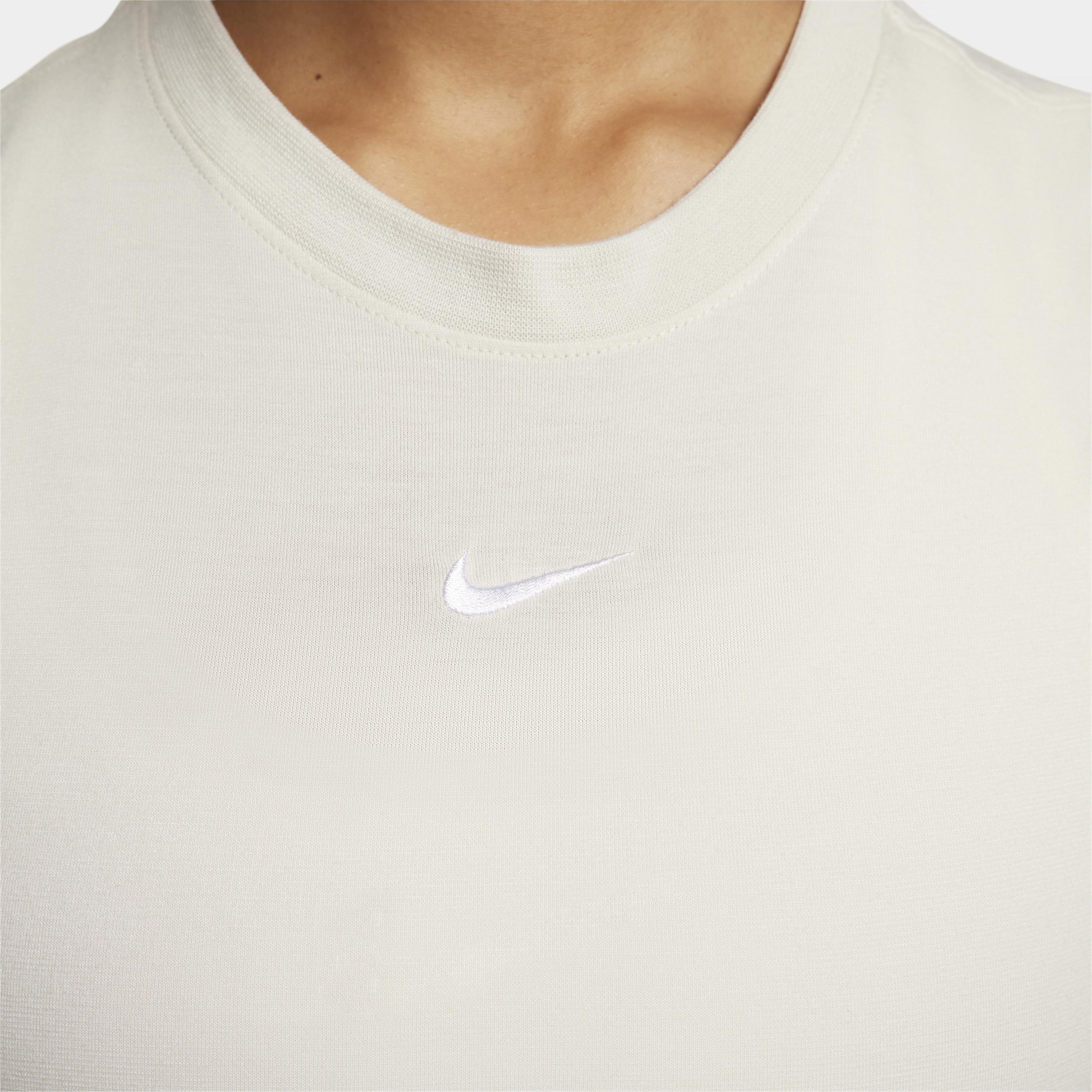 Womens Nike Sportswear Essential Slim Cropped T-Shirt Product Image